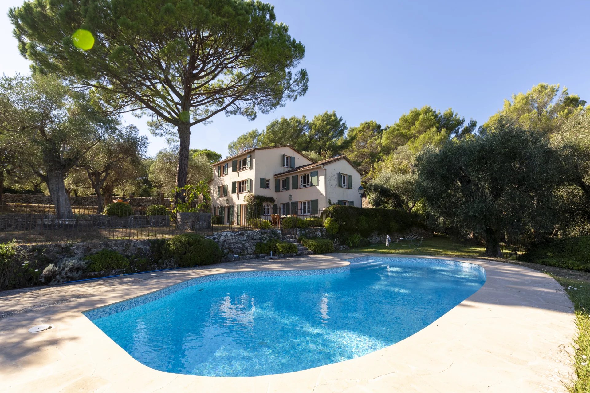 Beautiful house with swimming pool and large grounds - Grasse St Jacques Beautiful house with swimming pool and large grounds - Grasse St Jacques