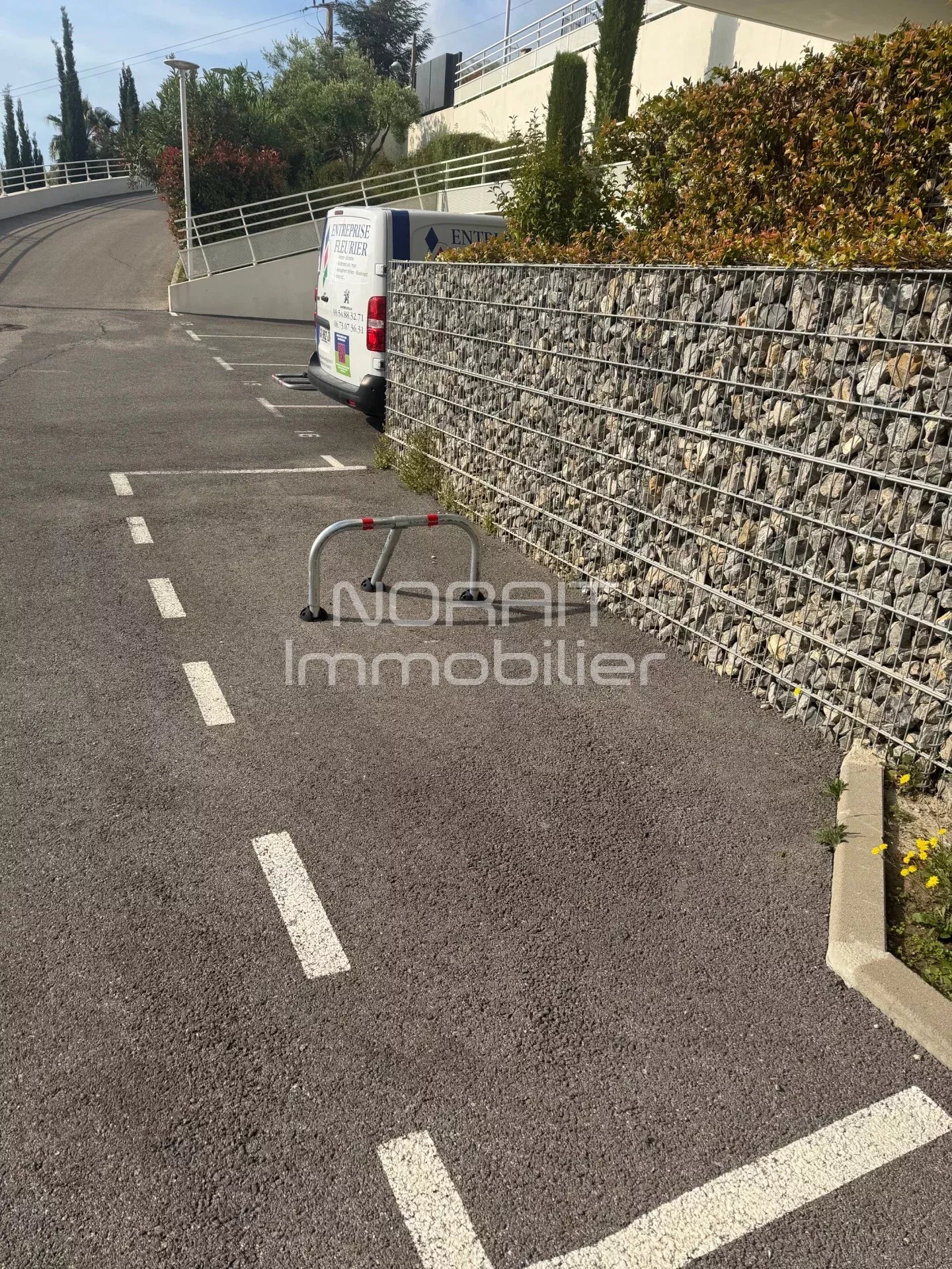 Parking st Pierre de Féric - Photo 3