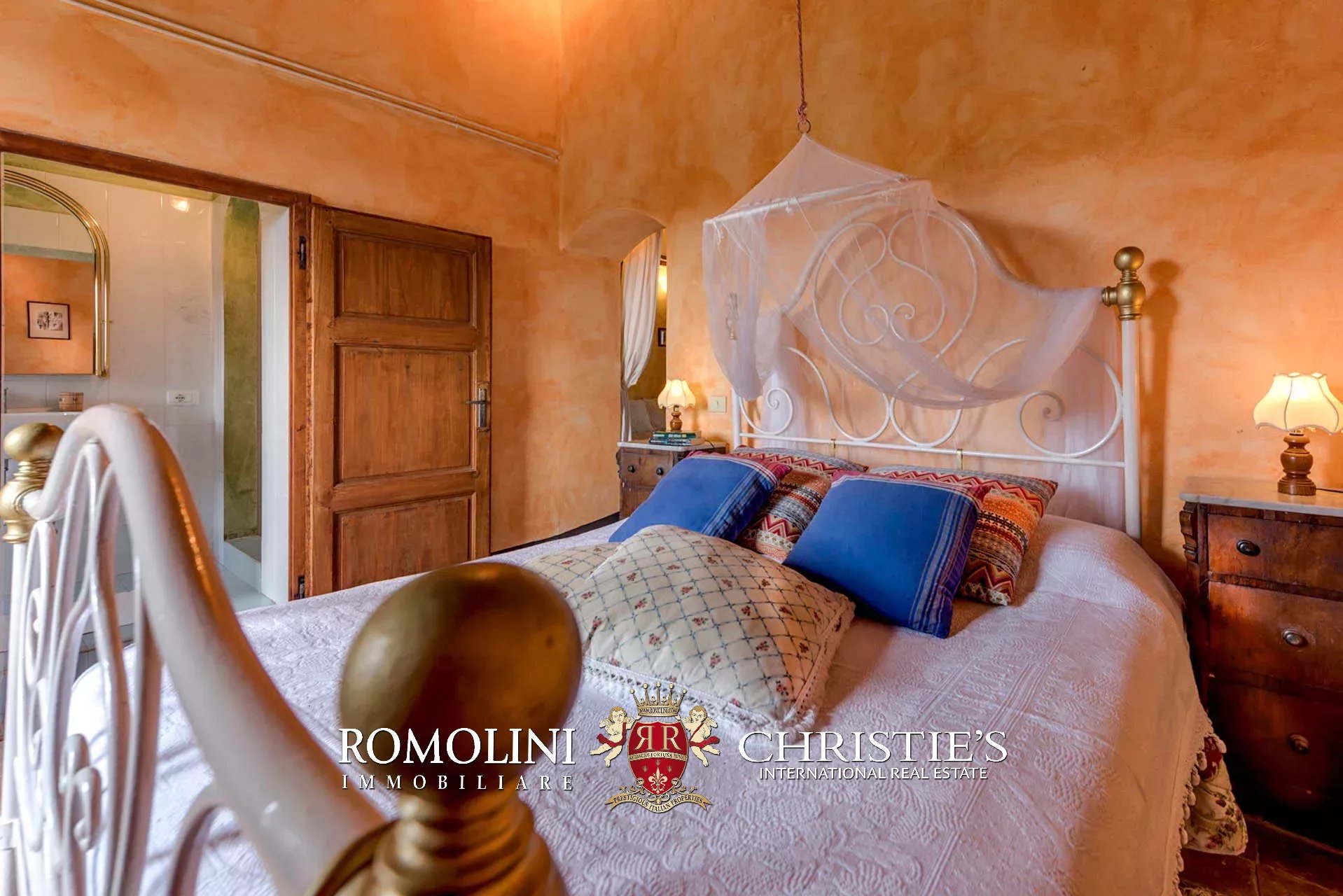 18 Bedroom Villa/Townhouse's Image 77