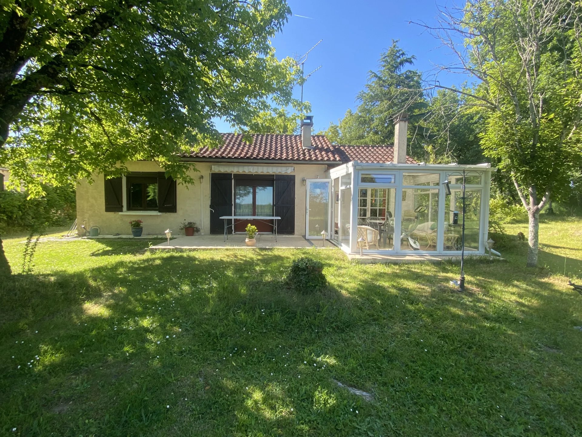 Lovely bungalow in a quiet hamlet close to Aubeterre and Riberac