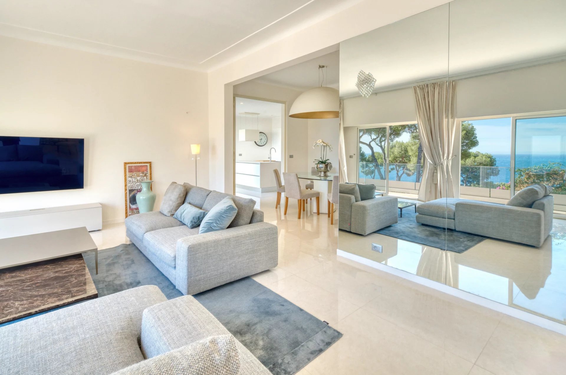 Éze Bord de mer  - Villa 220 m2, terrain 800 m2, piscine, garage