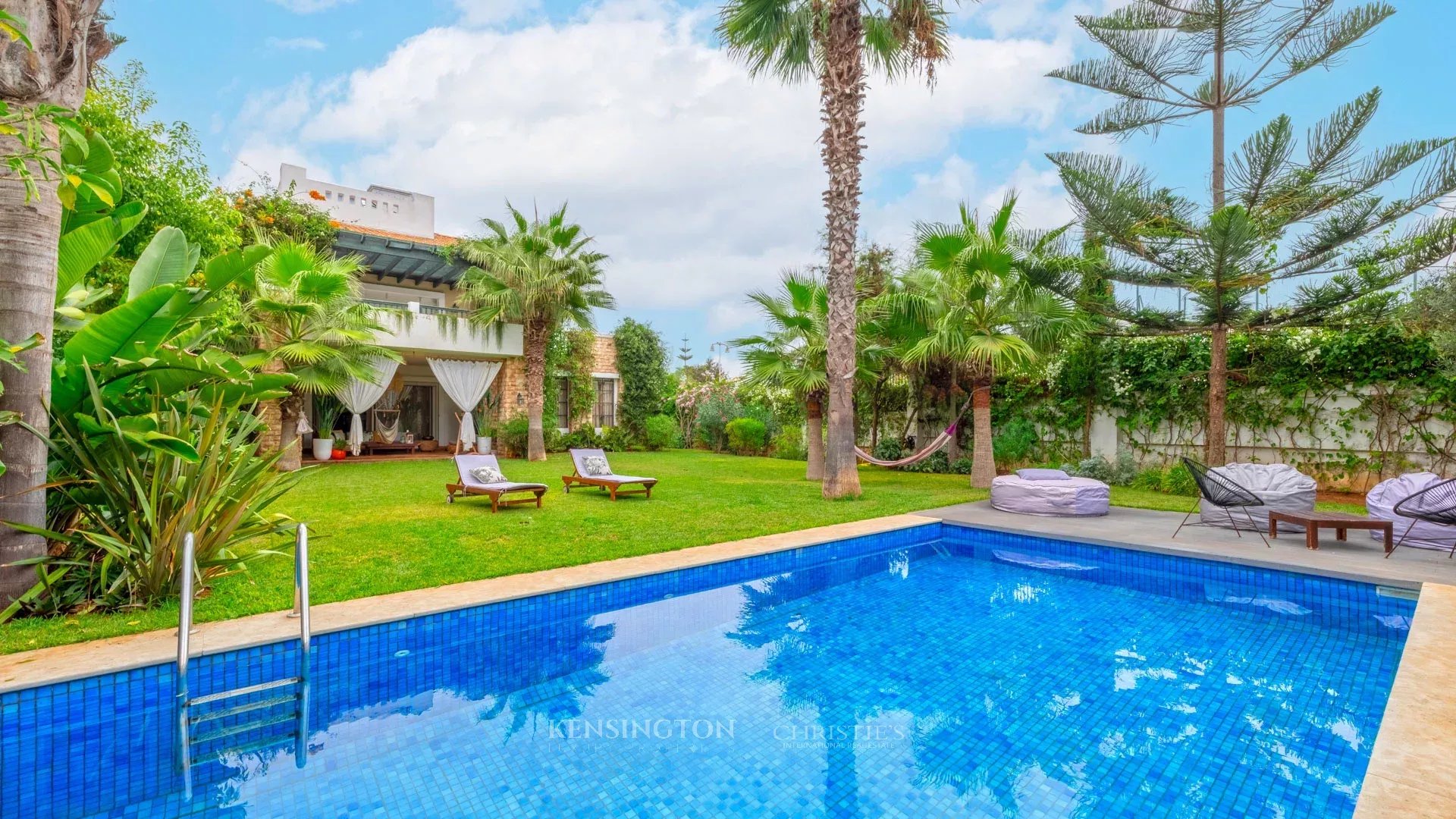 5 Bedroom Villa/Townhouse's Image 8