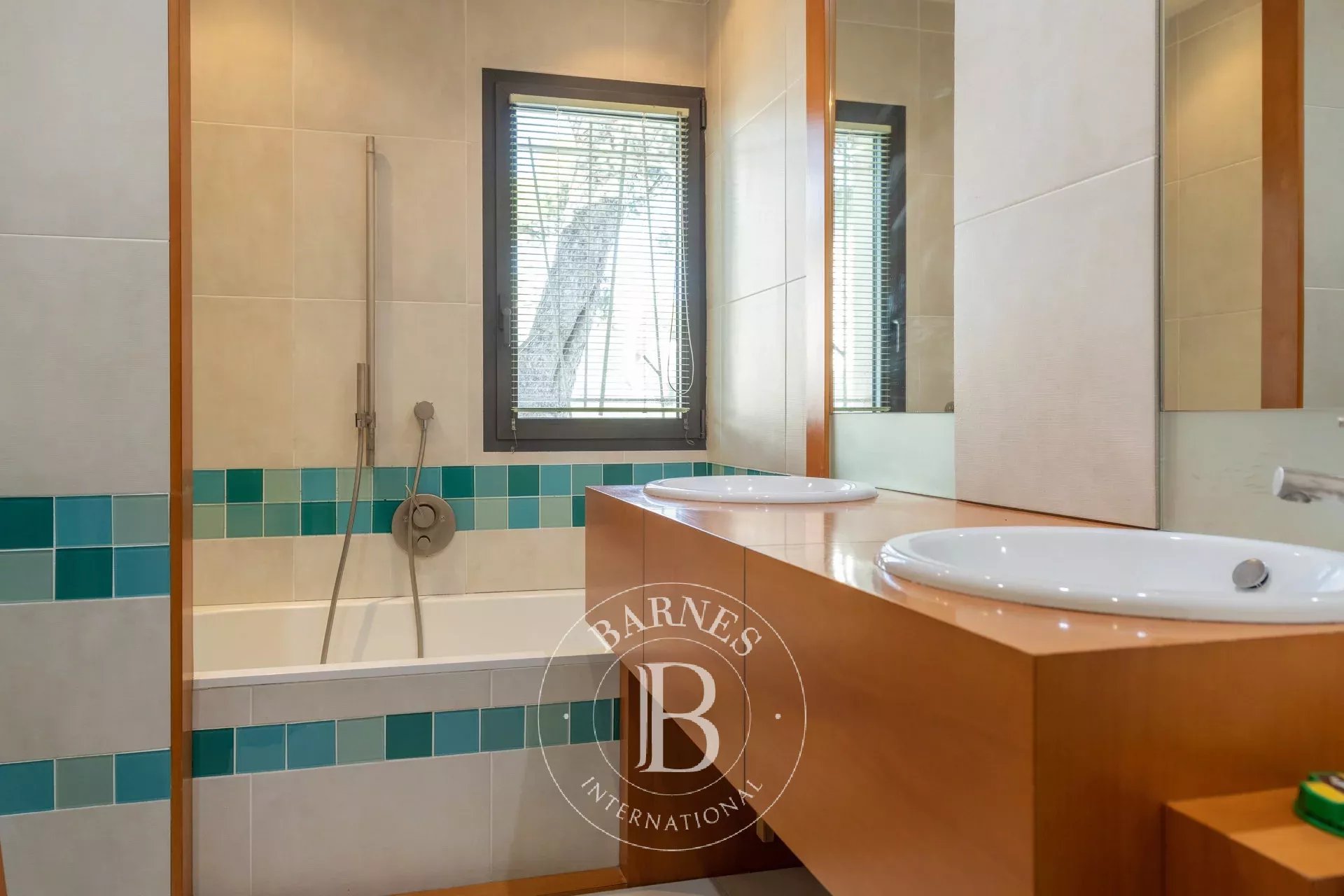 Perier - Roucas - contemporary house - 4 bedrooms - breathtaking view - picture 13