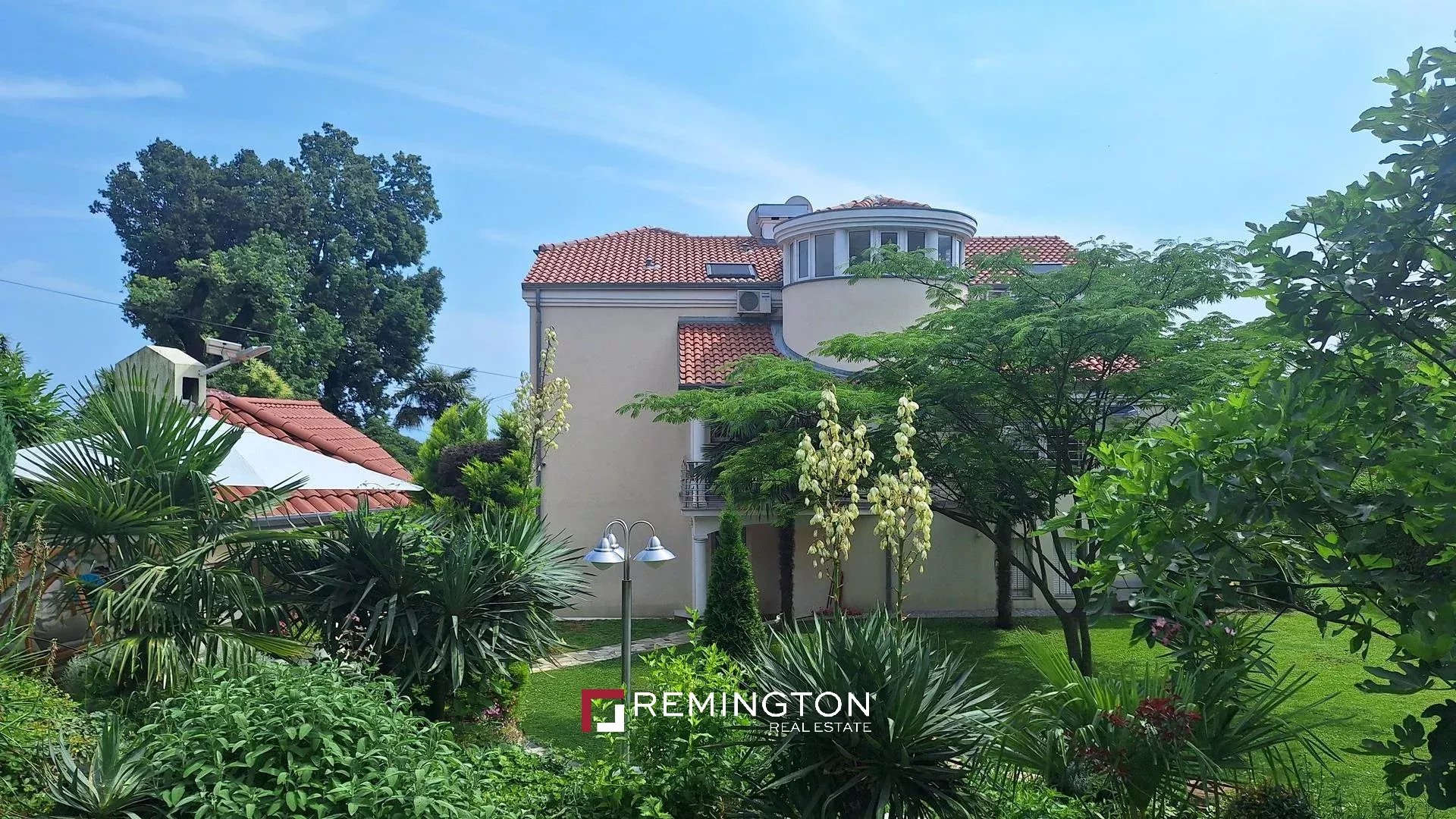 9 Bedroom Villa/Townhouse's Image 28