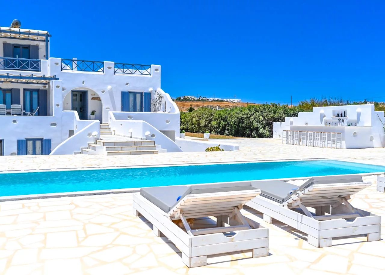 Agence immobilière de PARIS - LONDON - PAROS