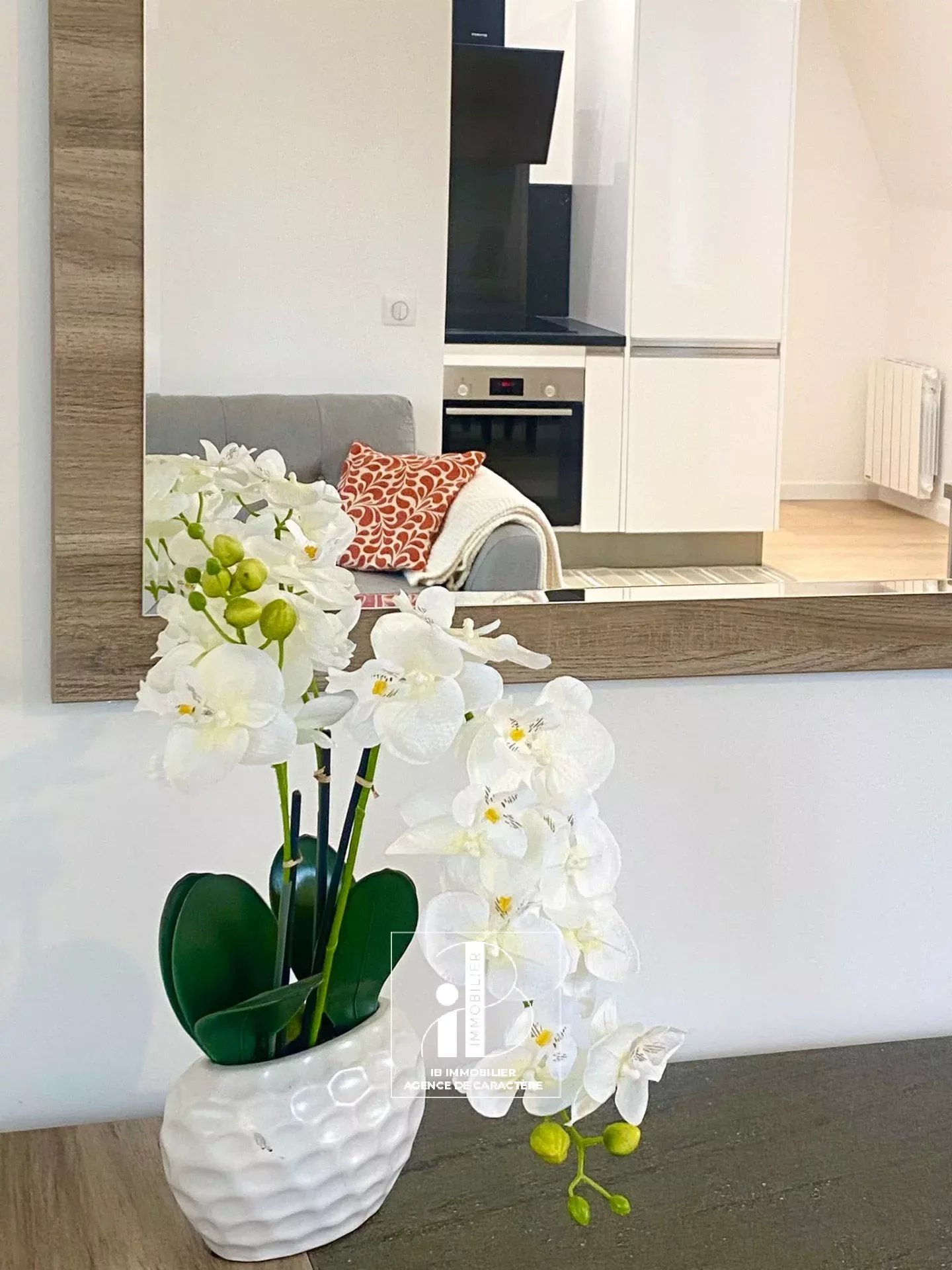 FONTAINEBLEAU NEAR CITY CENTER - INTERNATIONAL COLLEGE AND LYCÉE - PRIVATE Mansion XVIIIth.