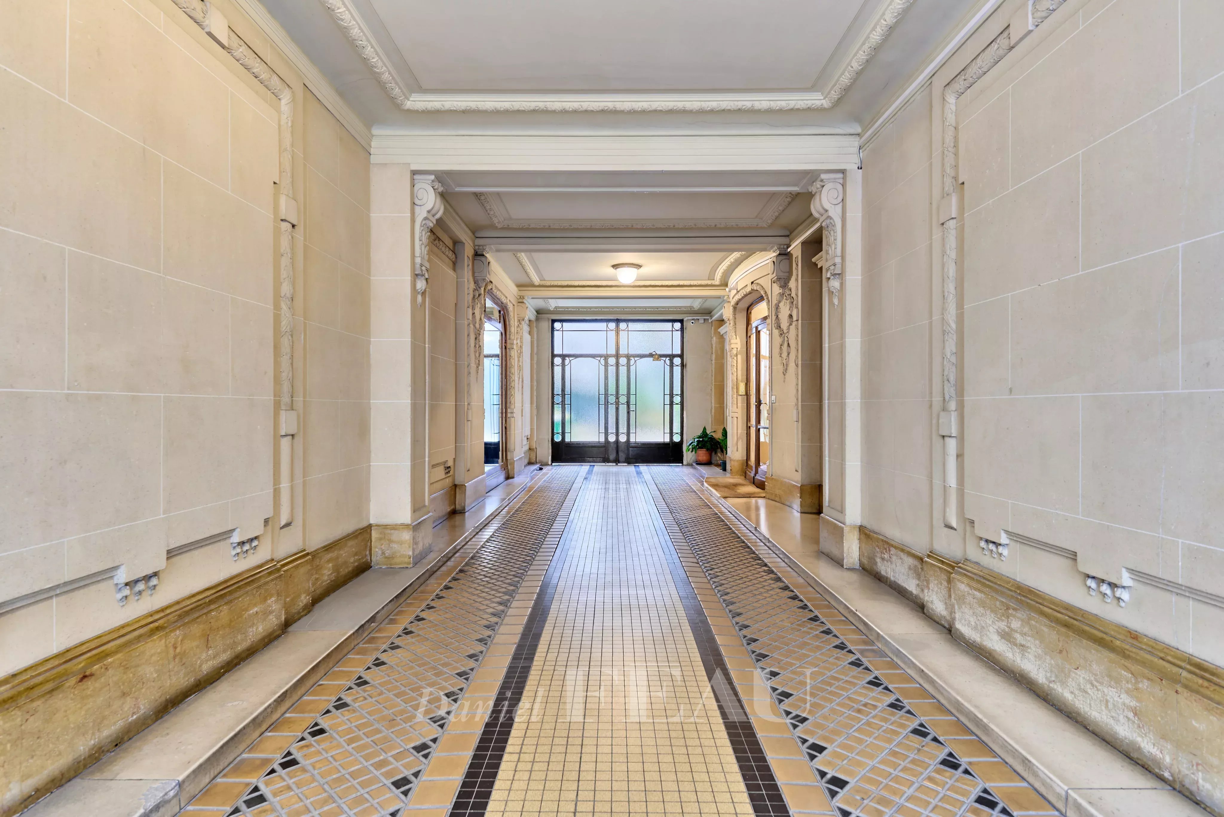 Sale Apartment Paris 16th
