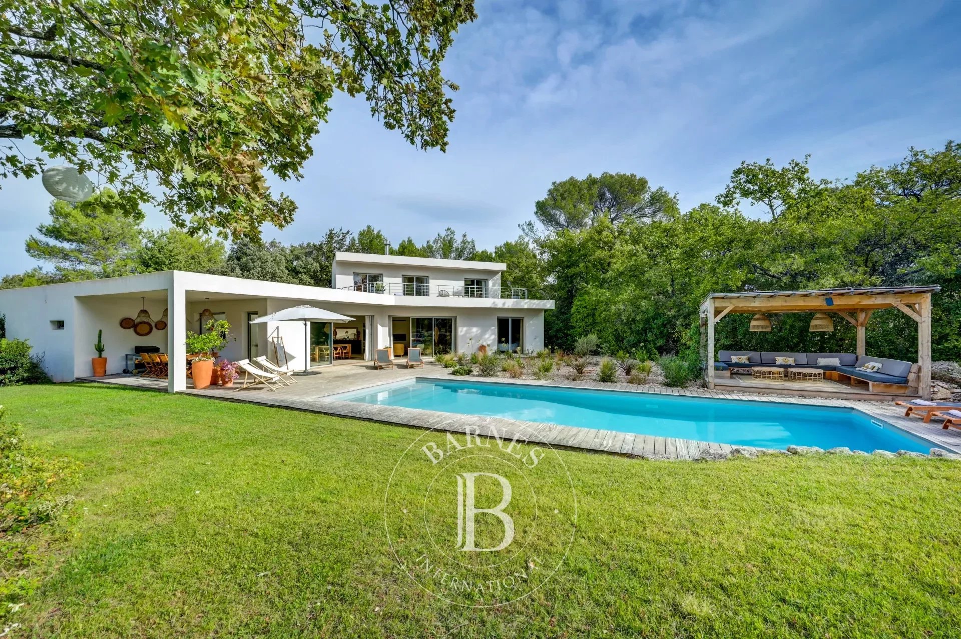Aix-en-Provence – Architect-Designed Villa – 5 Bedrooms – Studio – Peace and Comfort