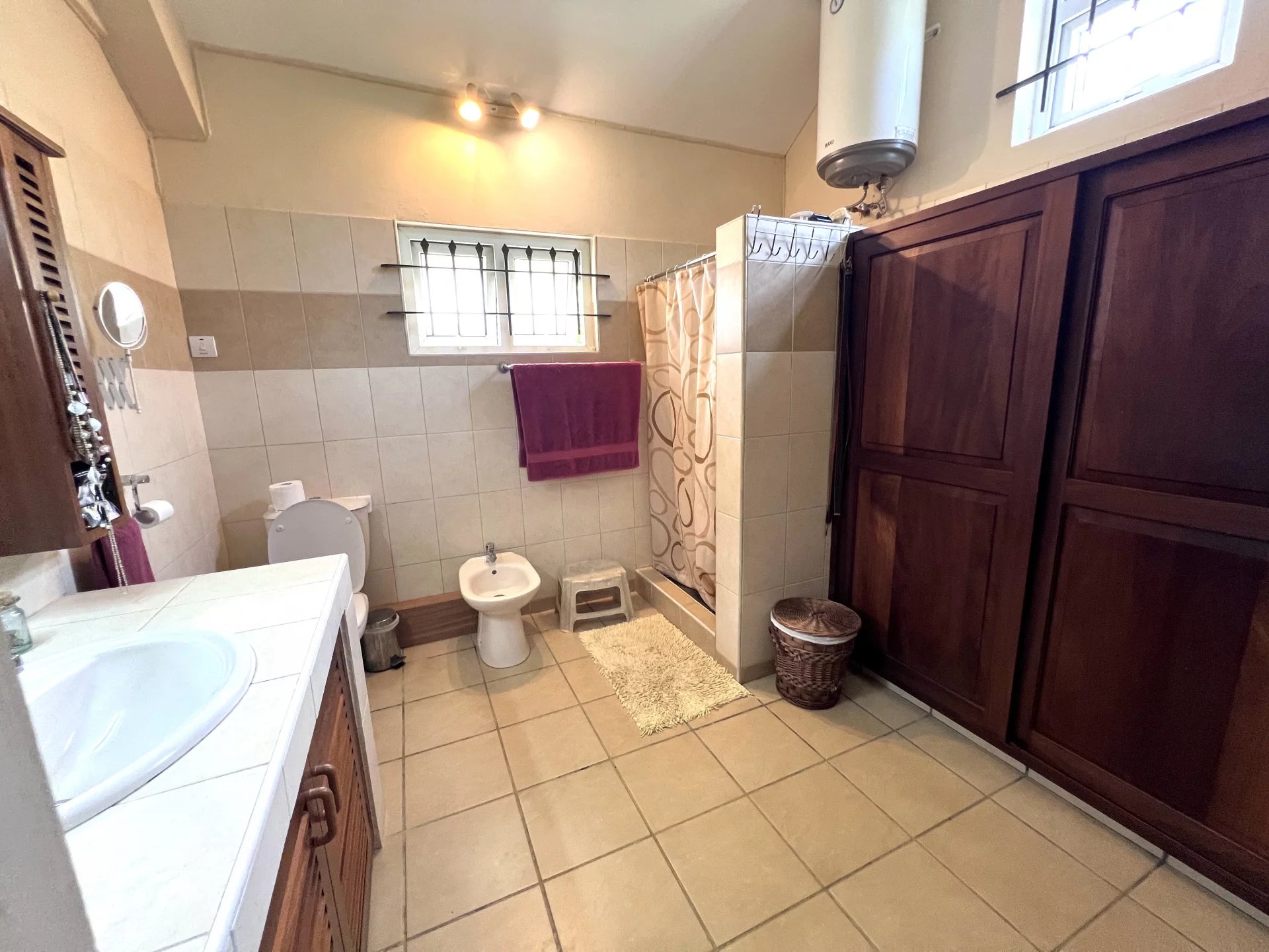 BRAS D'EAU - Large property - 5 bedrooms - picture 10 title=