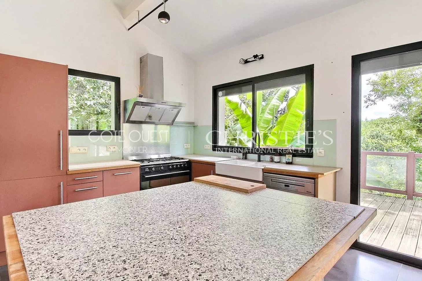 4 Bedroom Villa/Townhouse's Image 4