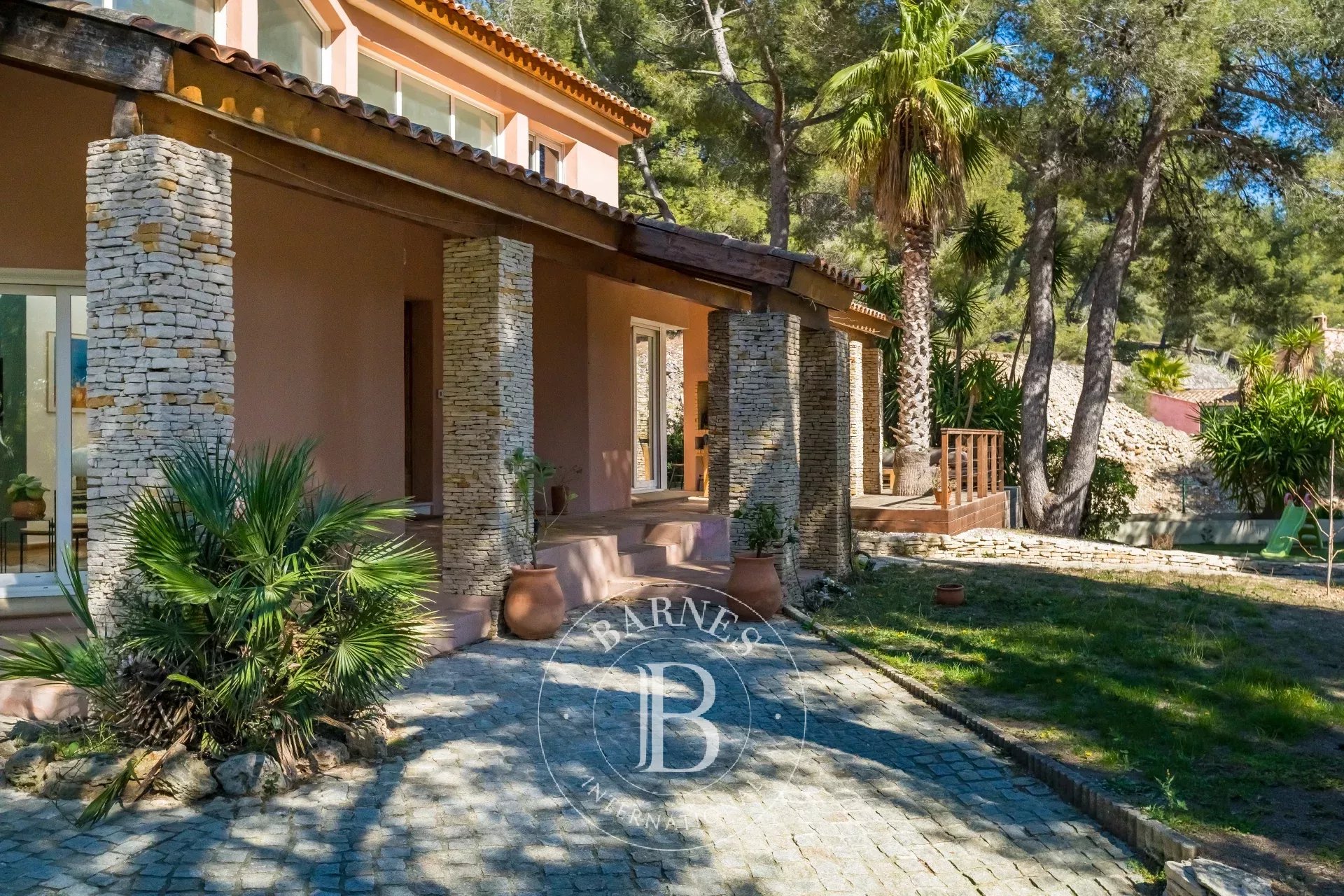 Carry le Rouet - Villa 163 sqm - 3 bedrooms - 1 office - 1000 sqm Land - Swimming Pool - Near Beach