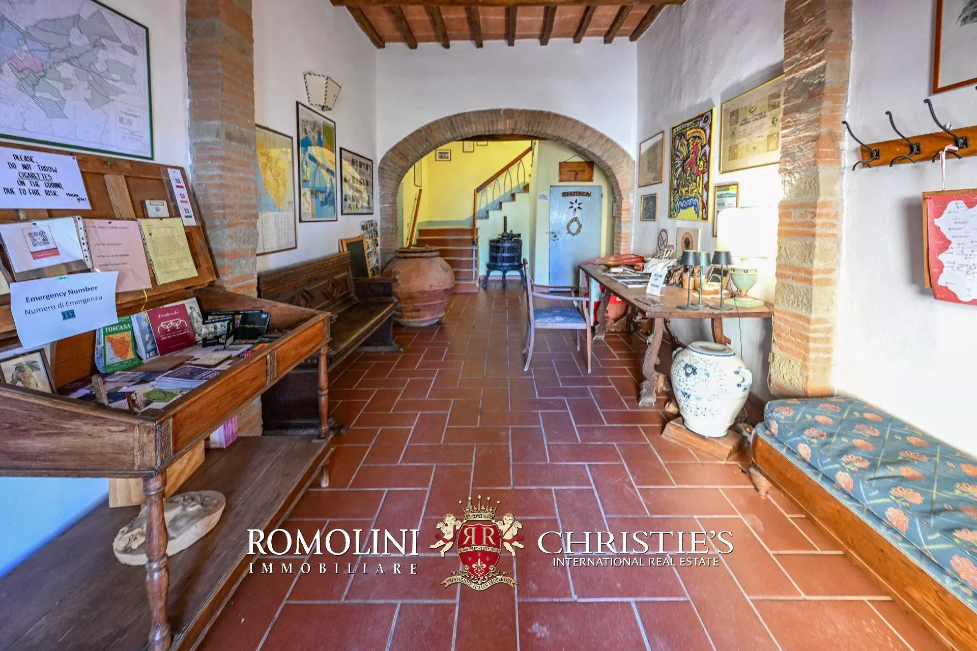 17 Bedroom Vineyard's Image 32