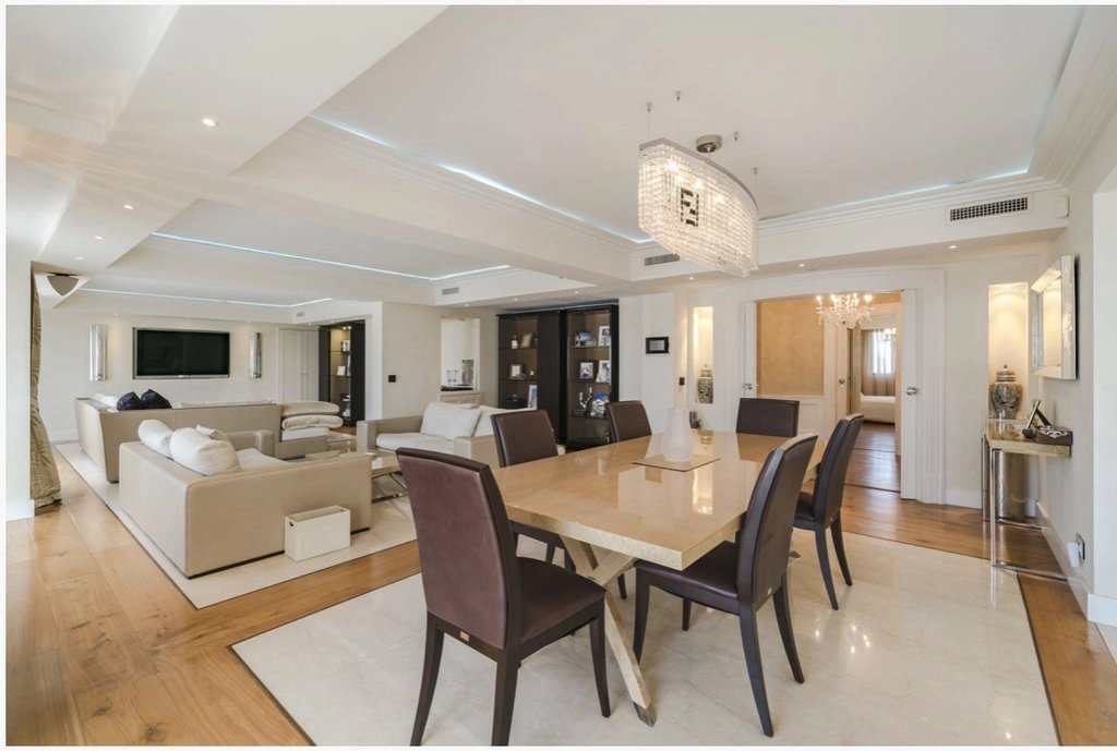 Dining room Wooden floor