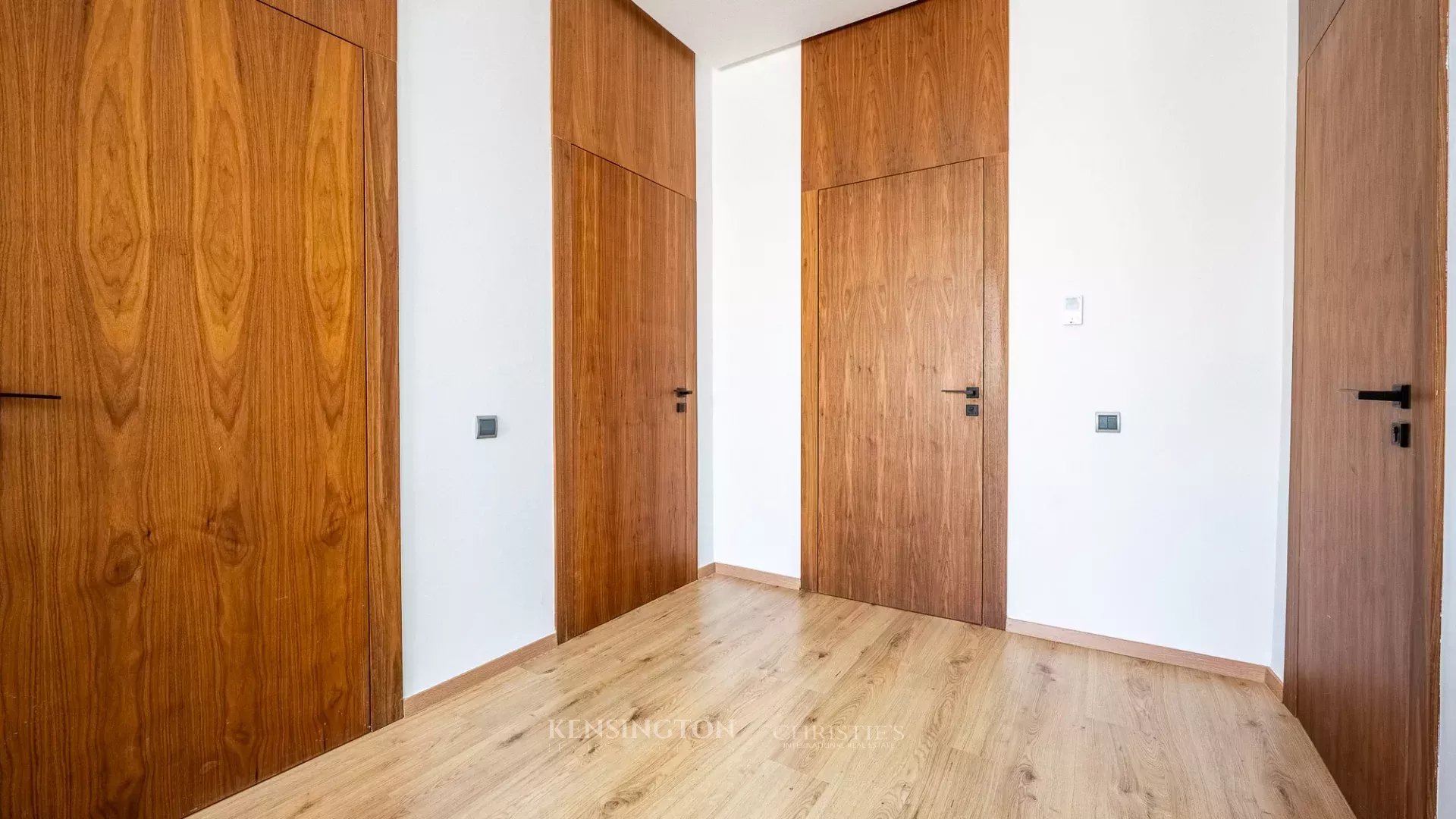 5 Bedroom Villa/Townhouse's Image 16