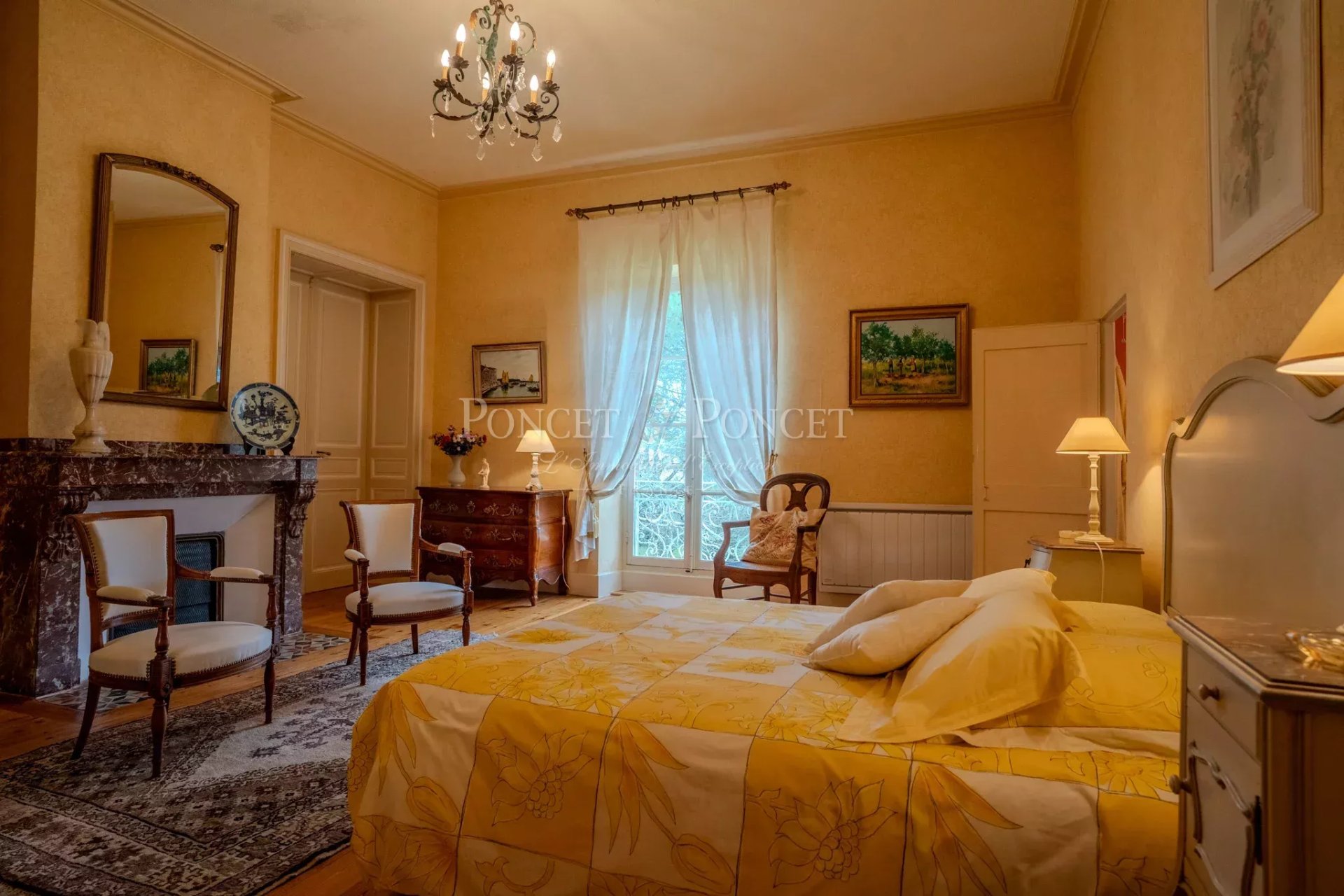 6 Bedroom Chateau's Image 20