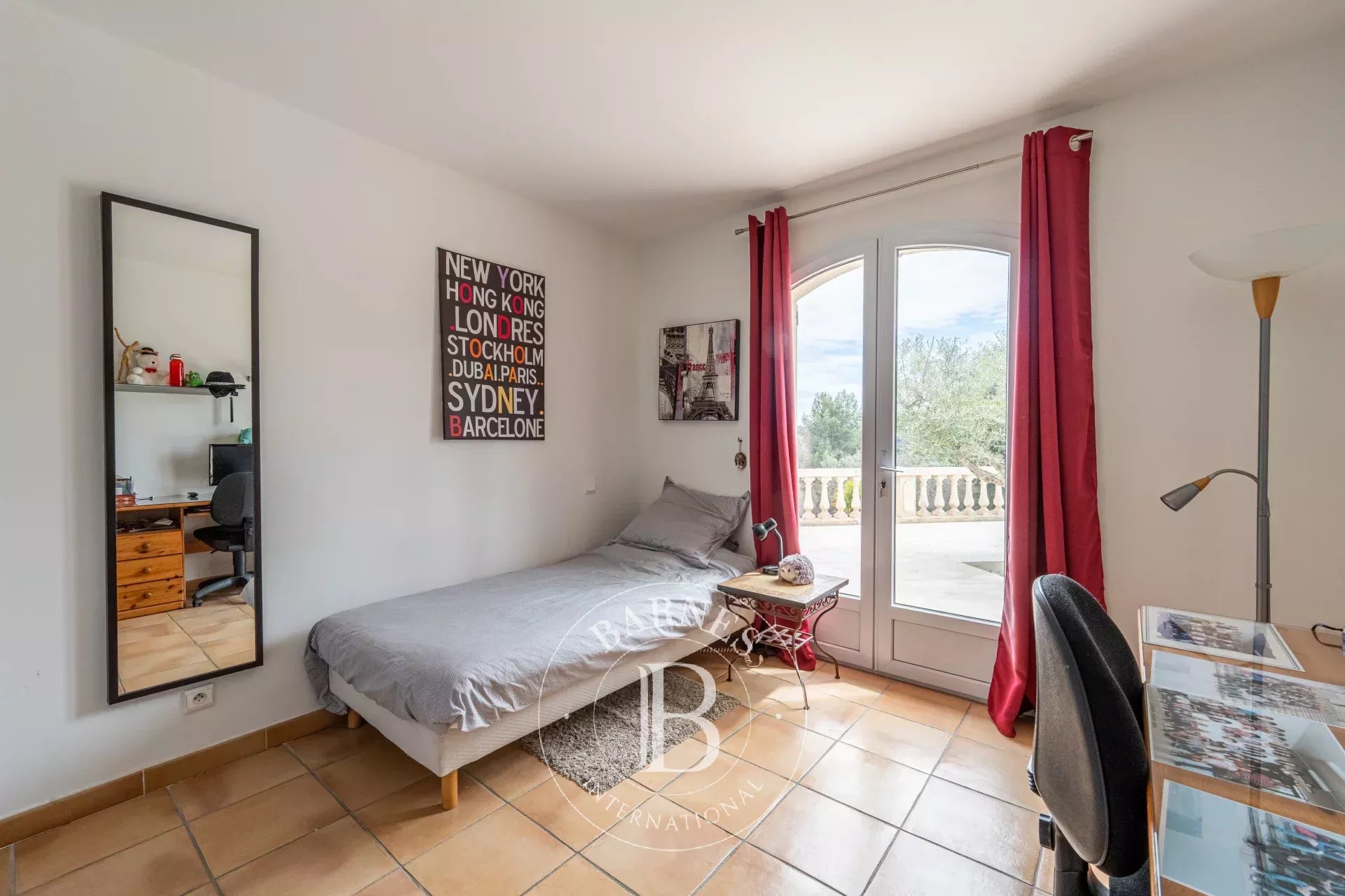 AIX EN PROVENCE - PANORAMIC VIEW - 200SQM - 5 BEDROOMS -  POOL - GARDEN 4 000 SQM - picture 10