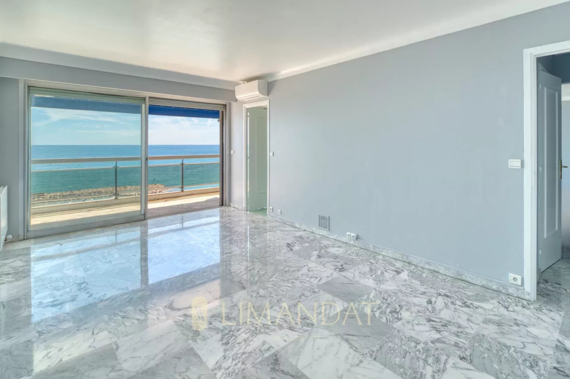 Roquebrune-Cap-Martin - Superbe2 pièces 74 m2 terrasse 21 m2 - garage