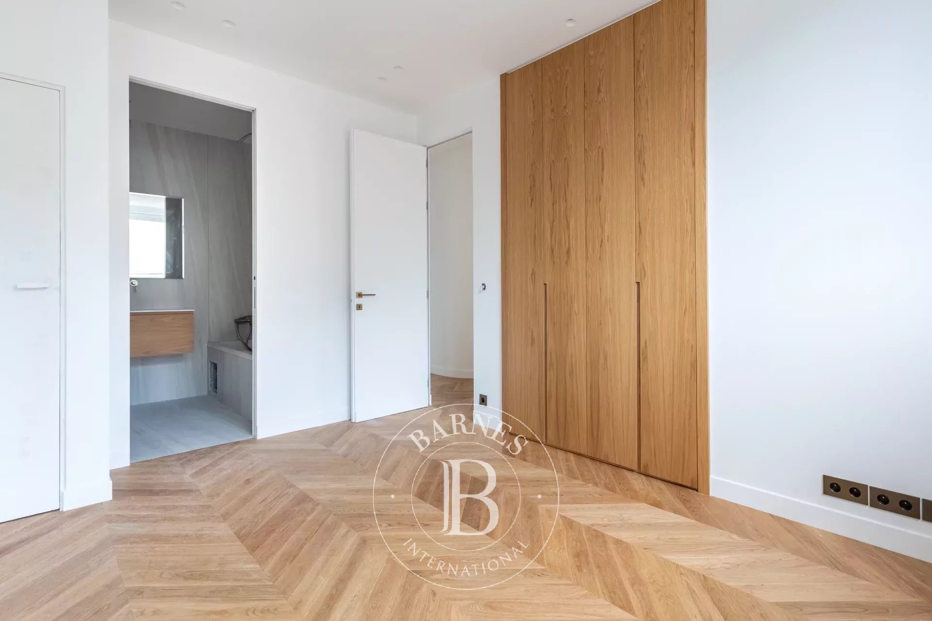 Paris  - Apartment 4 Bedrooms - picture 13