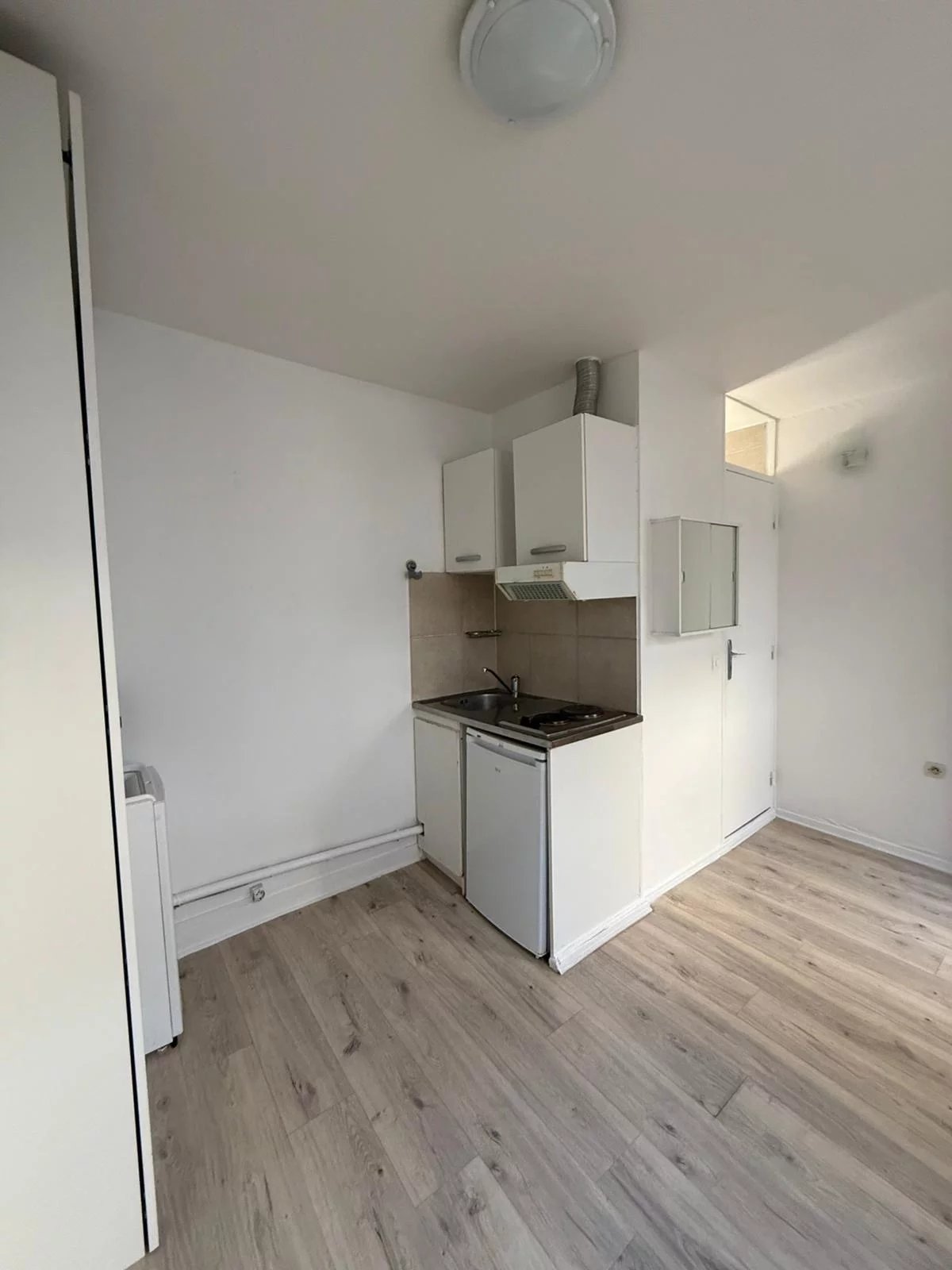 APPARTEMENT 1 PIECE - IVRY SUR SEINE - Image Array