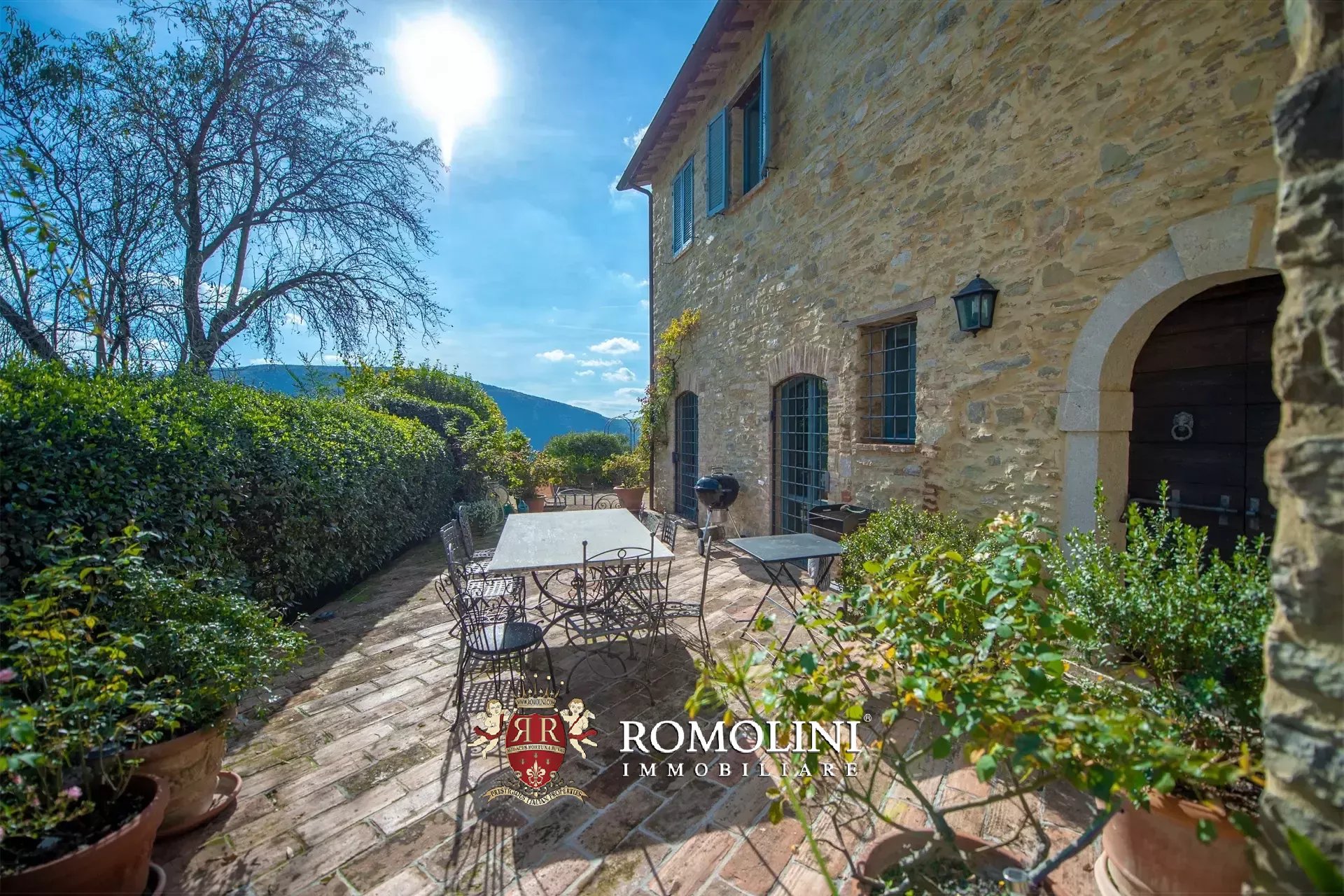 BORGO RISTRUTTURATO CON PISCINA IN VENDITA A UMBERTIDE