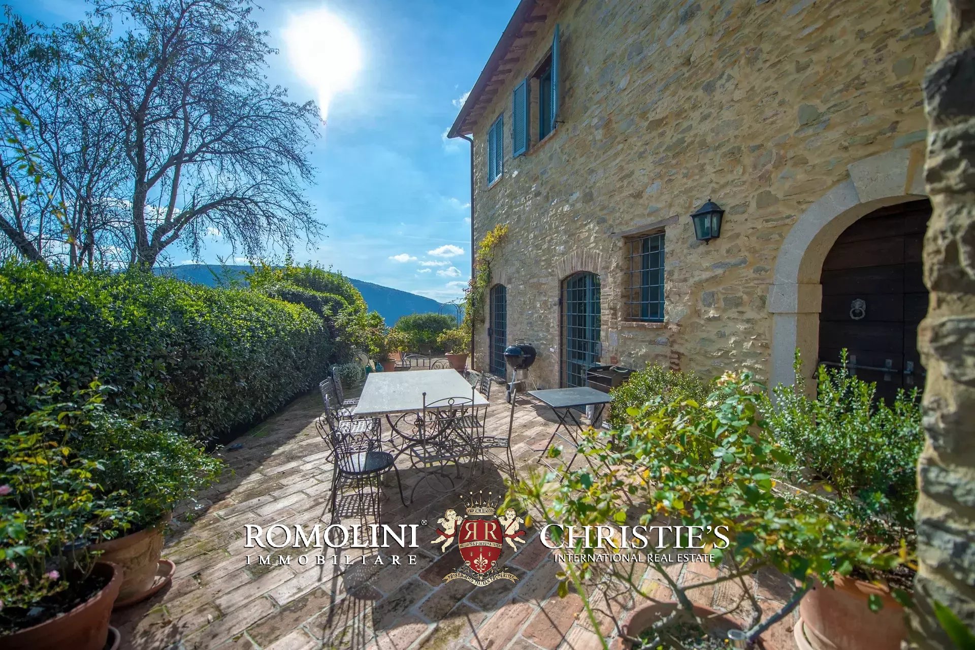  FINELY RESTORED RURAL COMPLEX FOR SALE IN UMBERTIDE UMBRIA