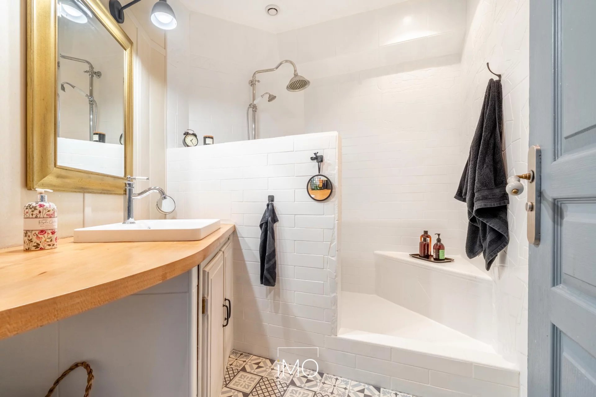 Maison rénovée avec charme de 151 m² – 6 chambres, piscine, atelier et extérieur sans vis-à-vis