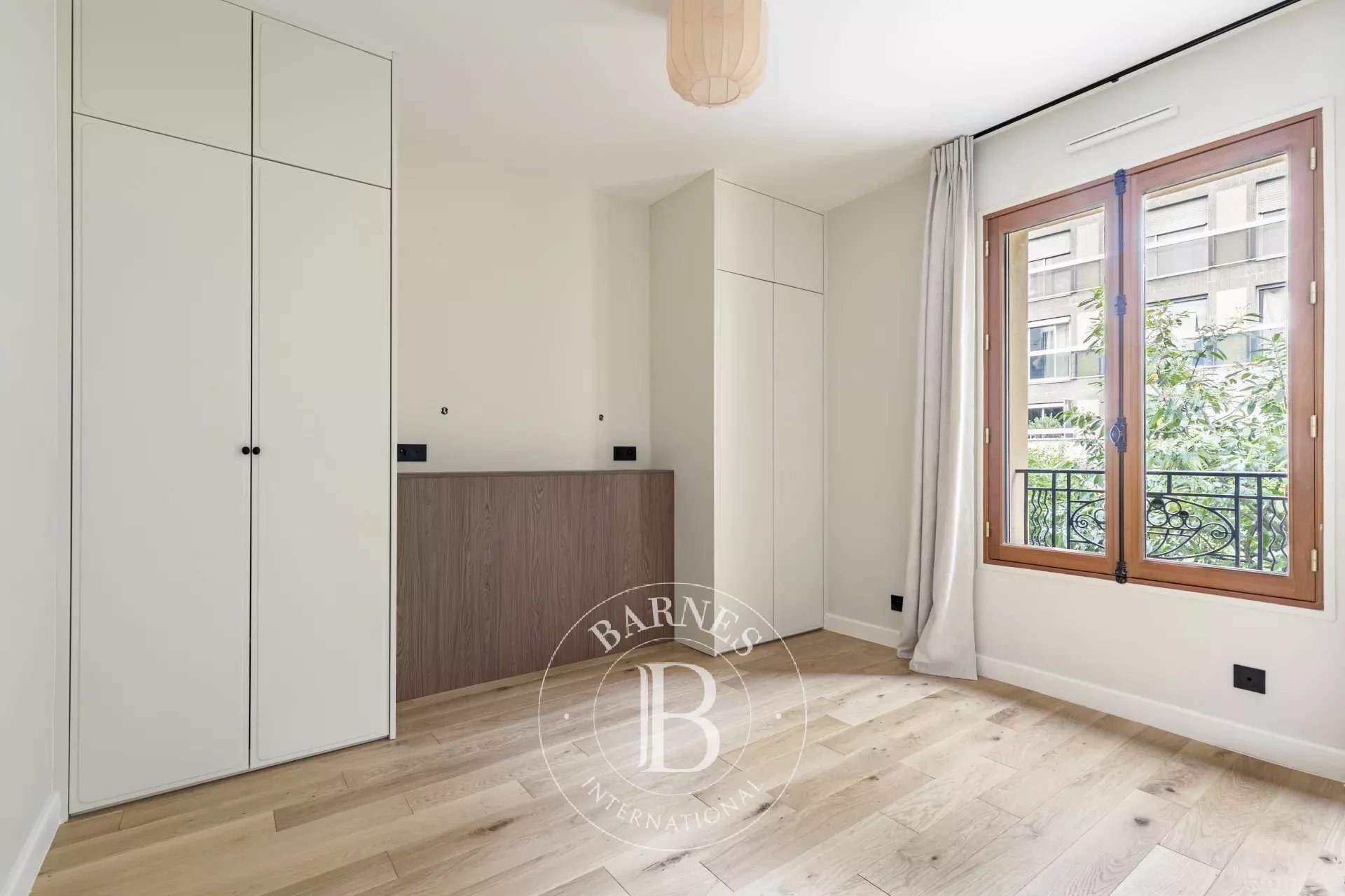Paris  - House 4 Bedrooms - picture 12