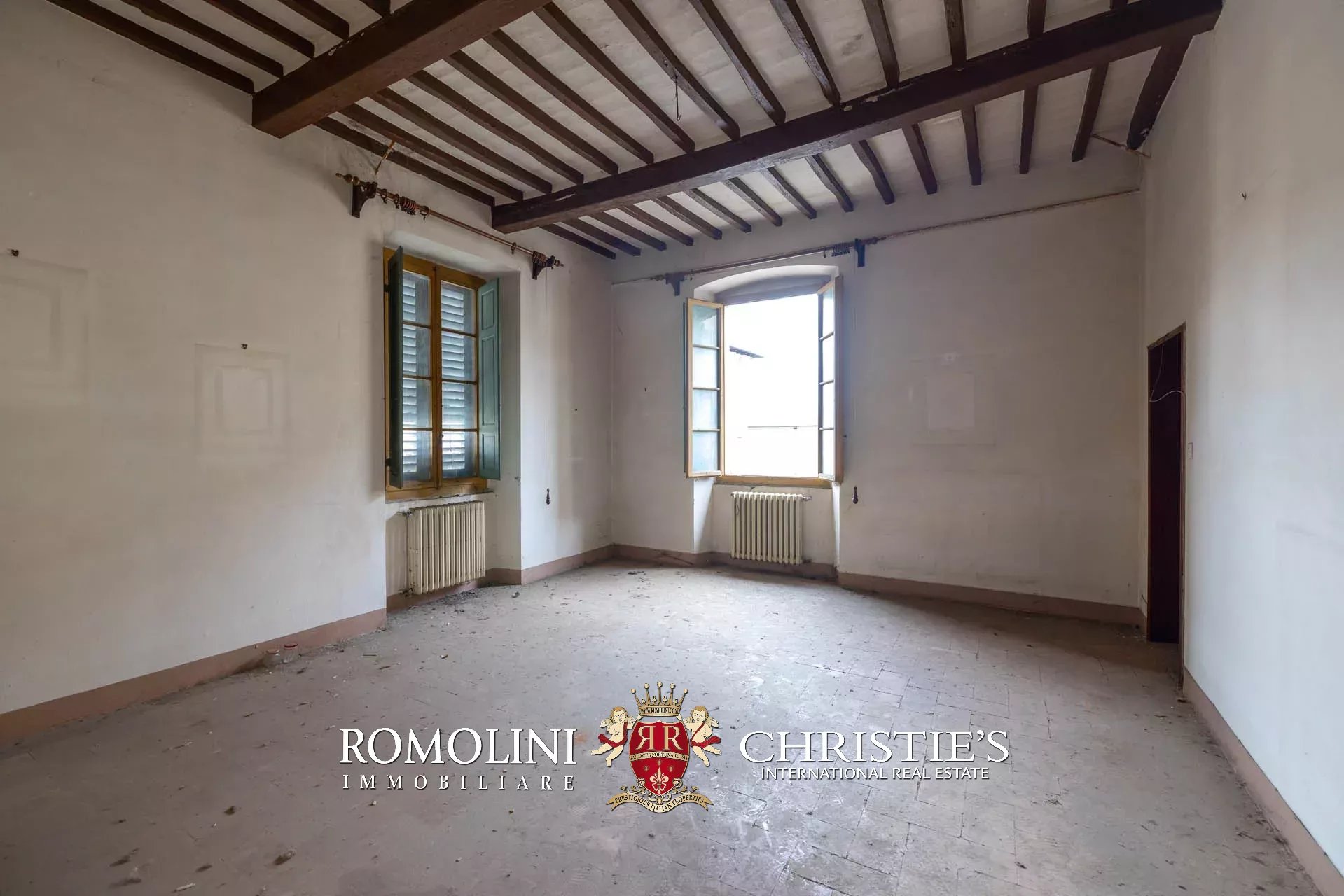 8 Bedroom Villa/Townhouse's Image 27