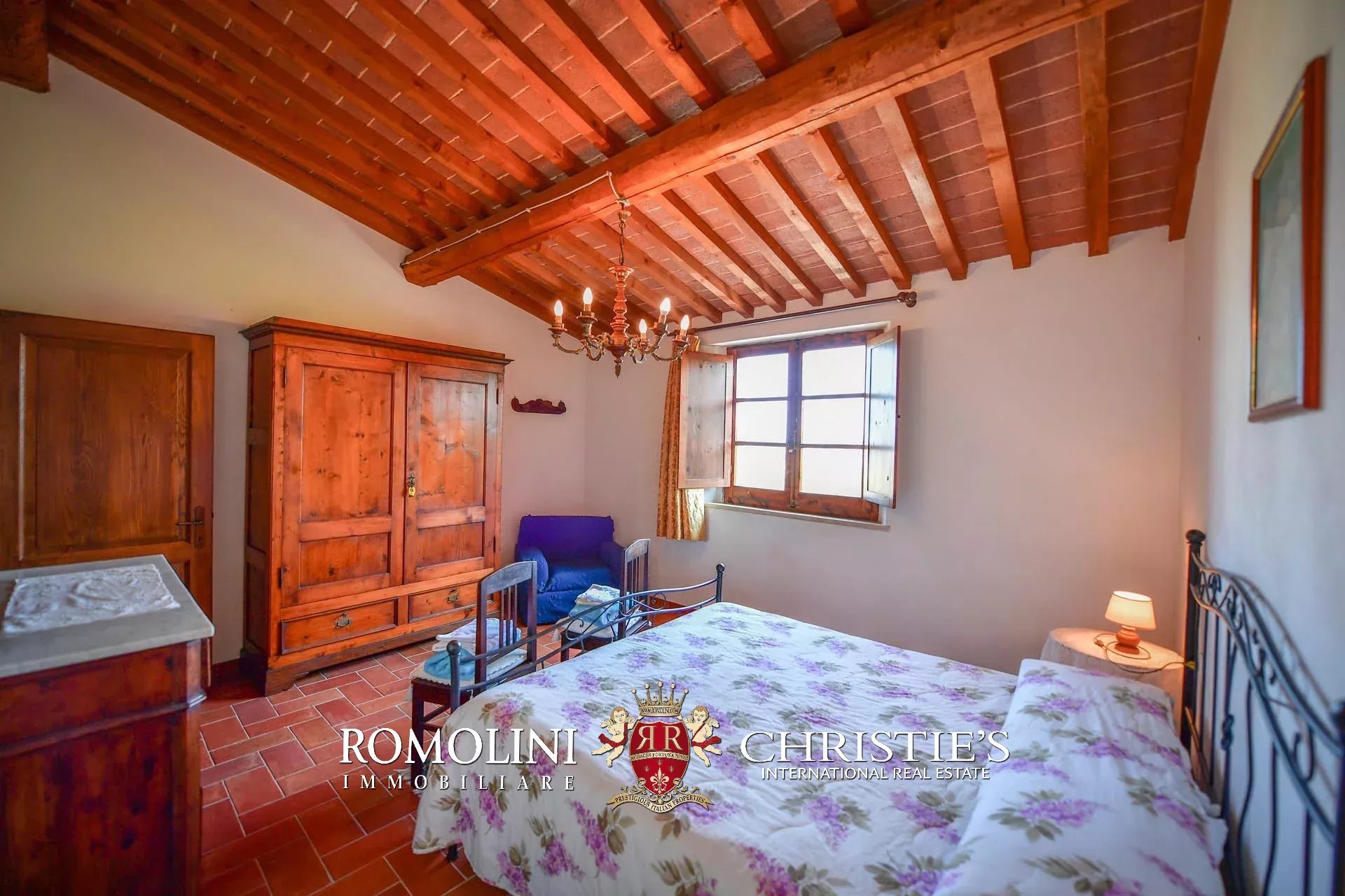 9 Bedroom Villa/Townhouse's Image 38