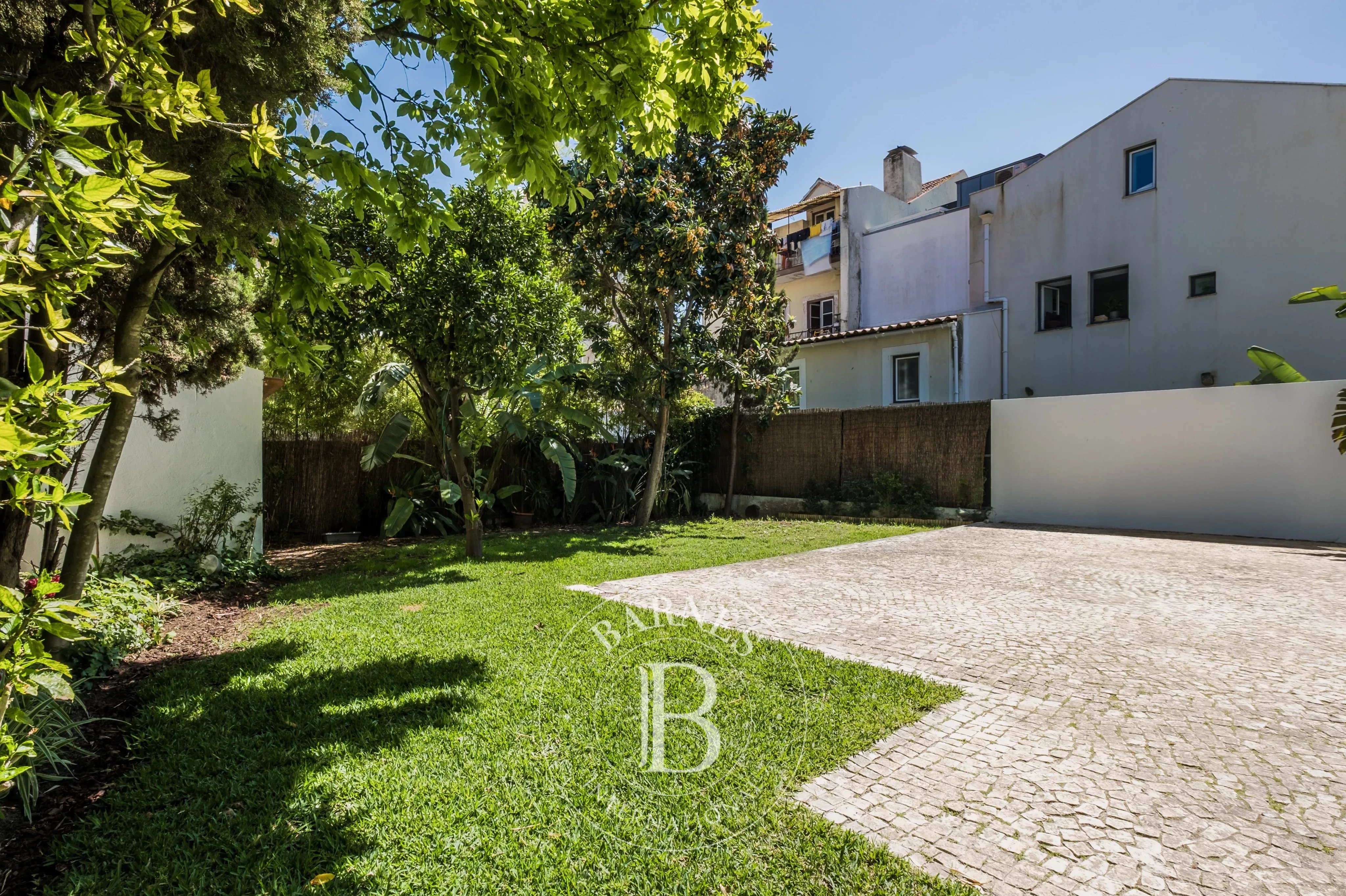 Moradia de Autor com Jardim