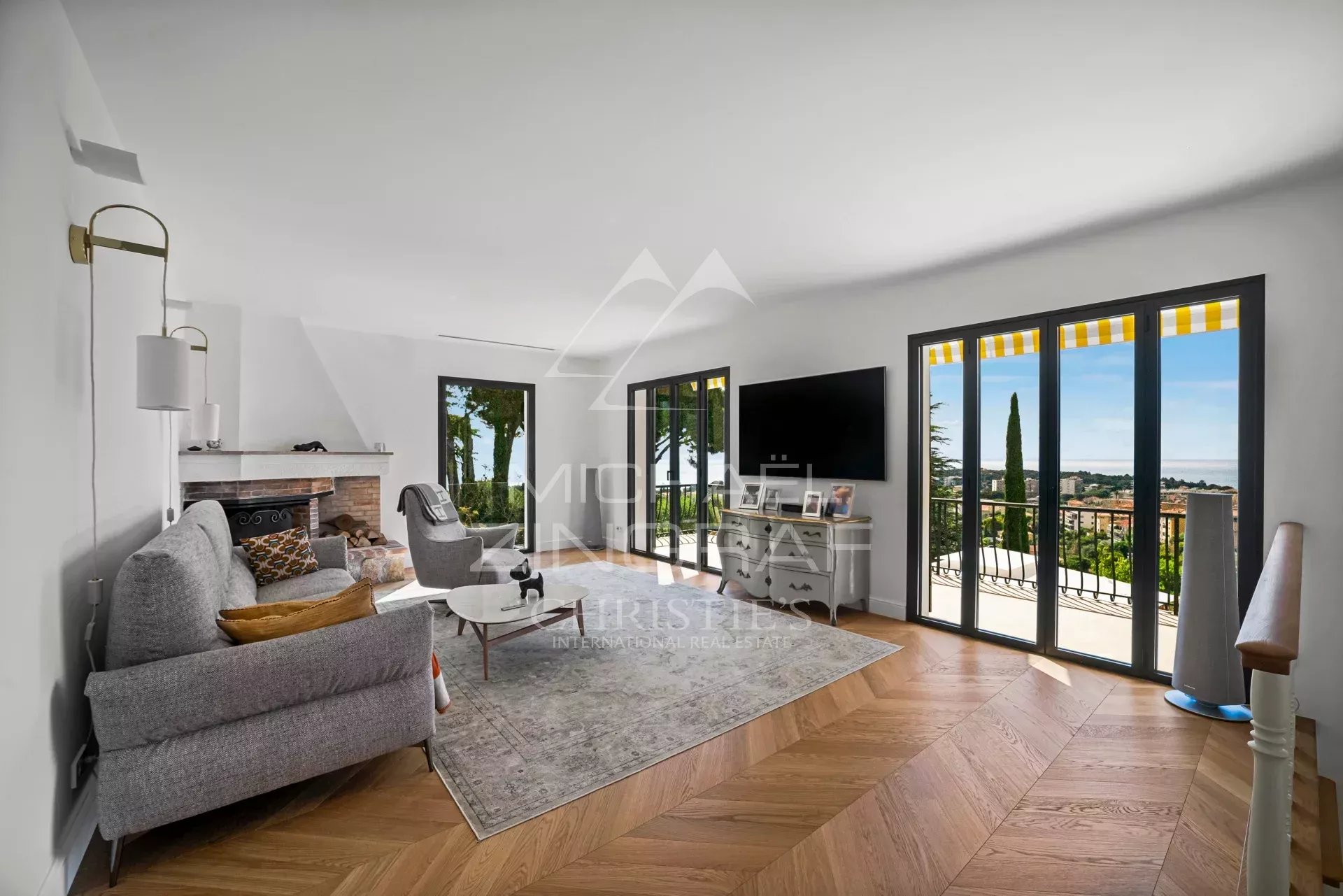4 Bedroom Villa/Townhouse's Image 4