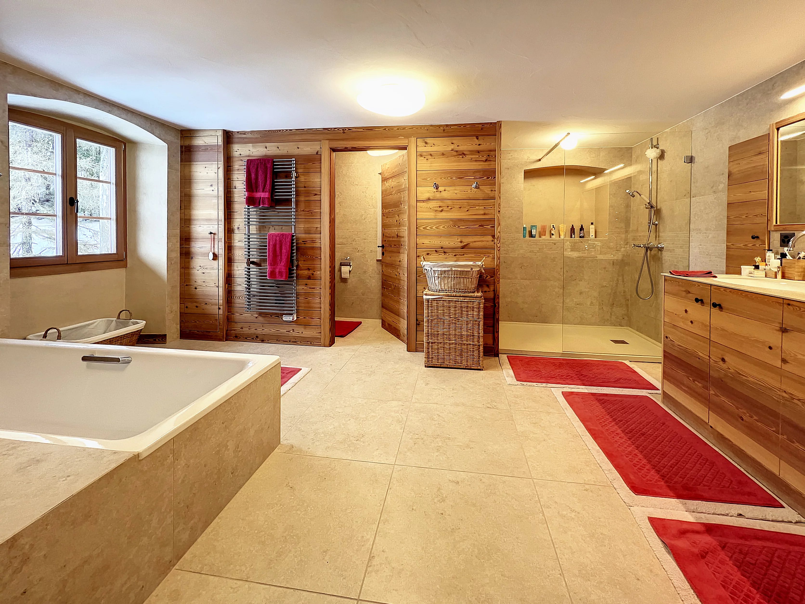 Domaine exceptionnel et exclusif entièrement rénové au coeur des Alpes Valaisannes