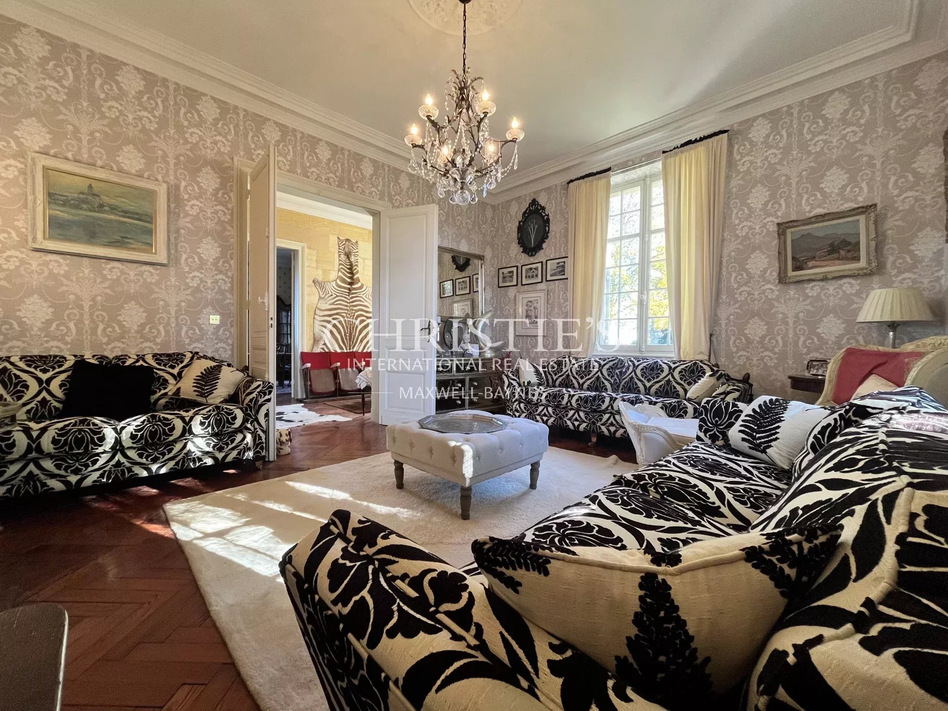 4 Bedroom Chateau's Image 11