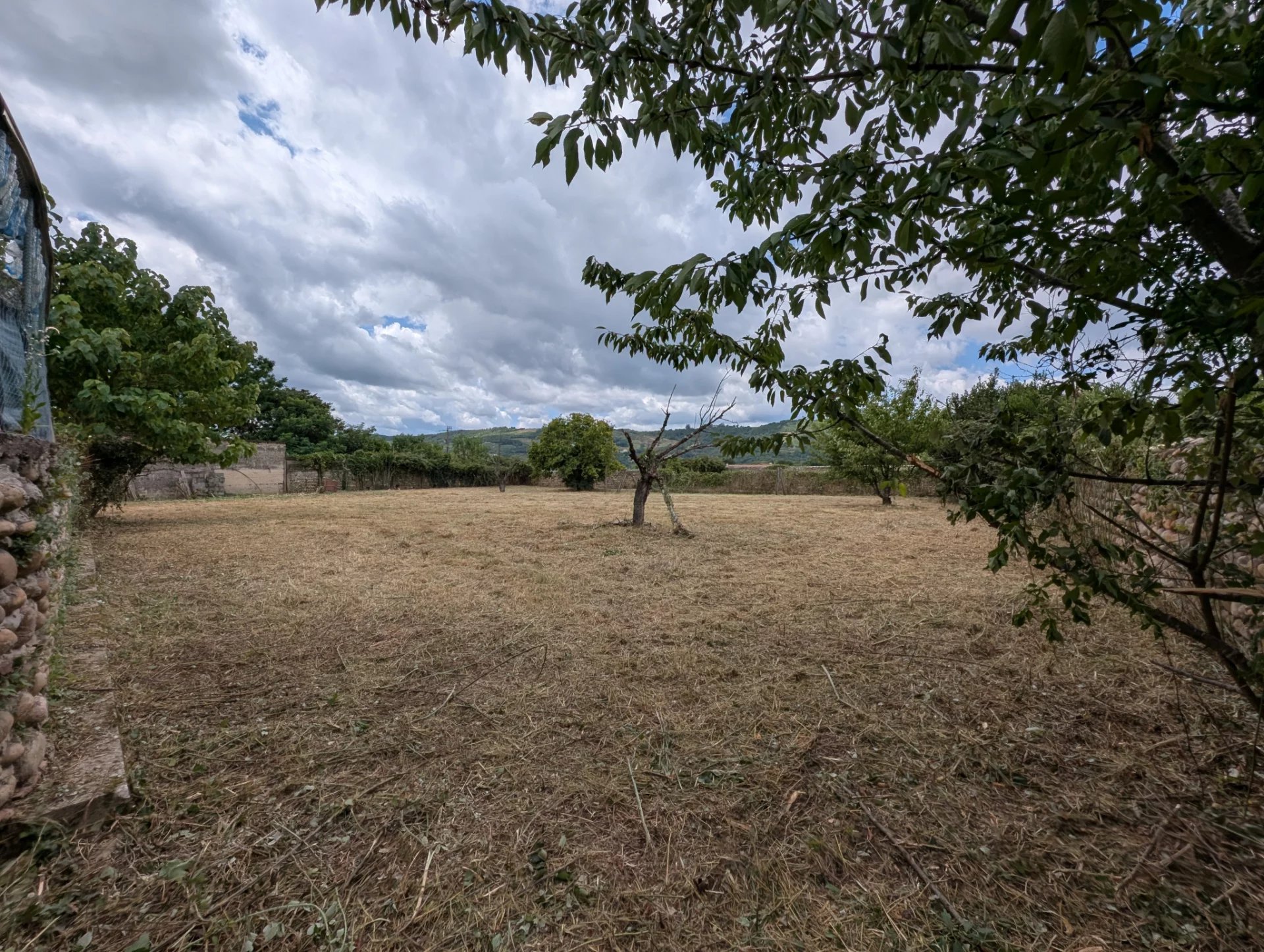 Terrain constructible 1700 m2 Hameau de Bancel