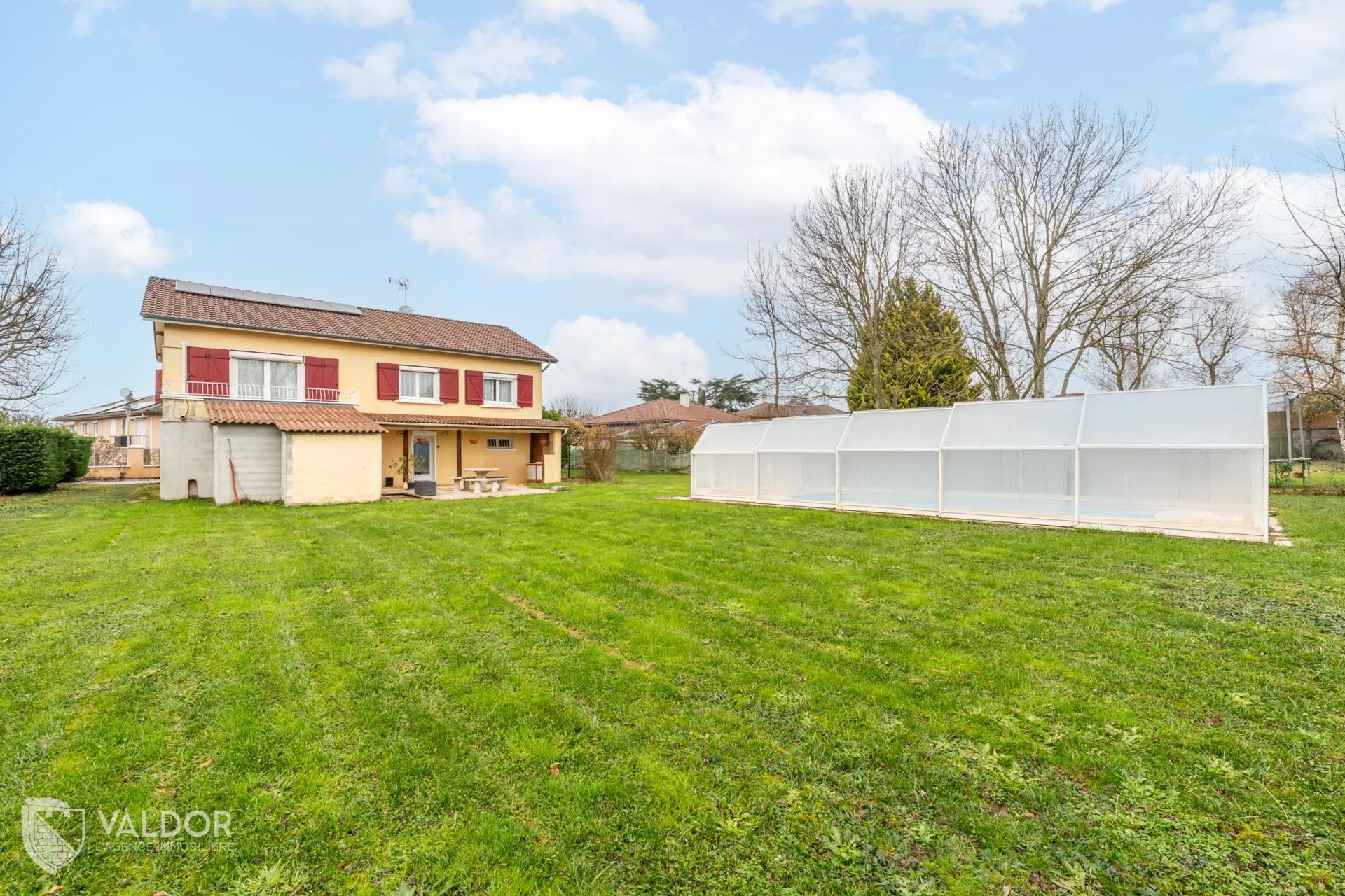 Maison sur sous-sol de 153 m² habitables – Proximité gare SNCF - 1 334 m² de terrain