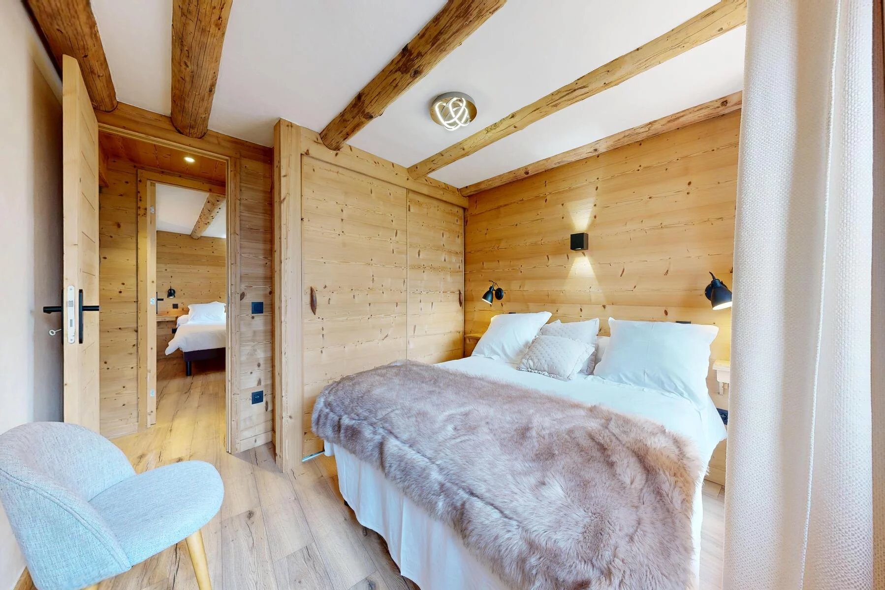 Photo of PASSY - 4 bedroom apartment with a large terrace and pool