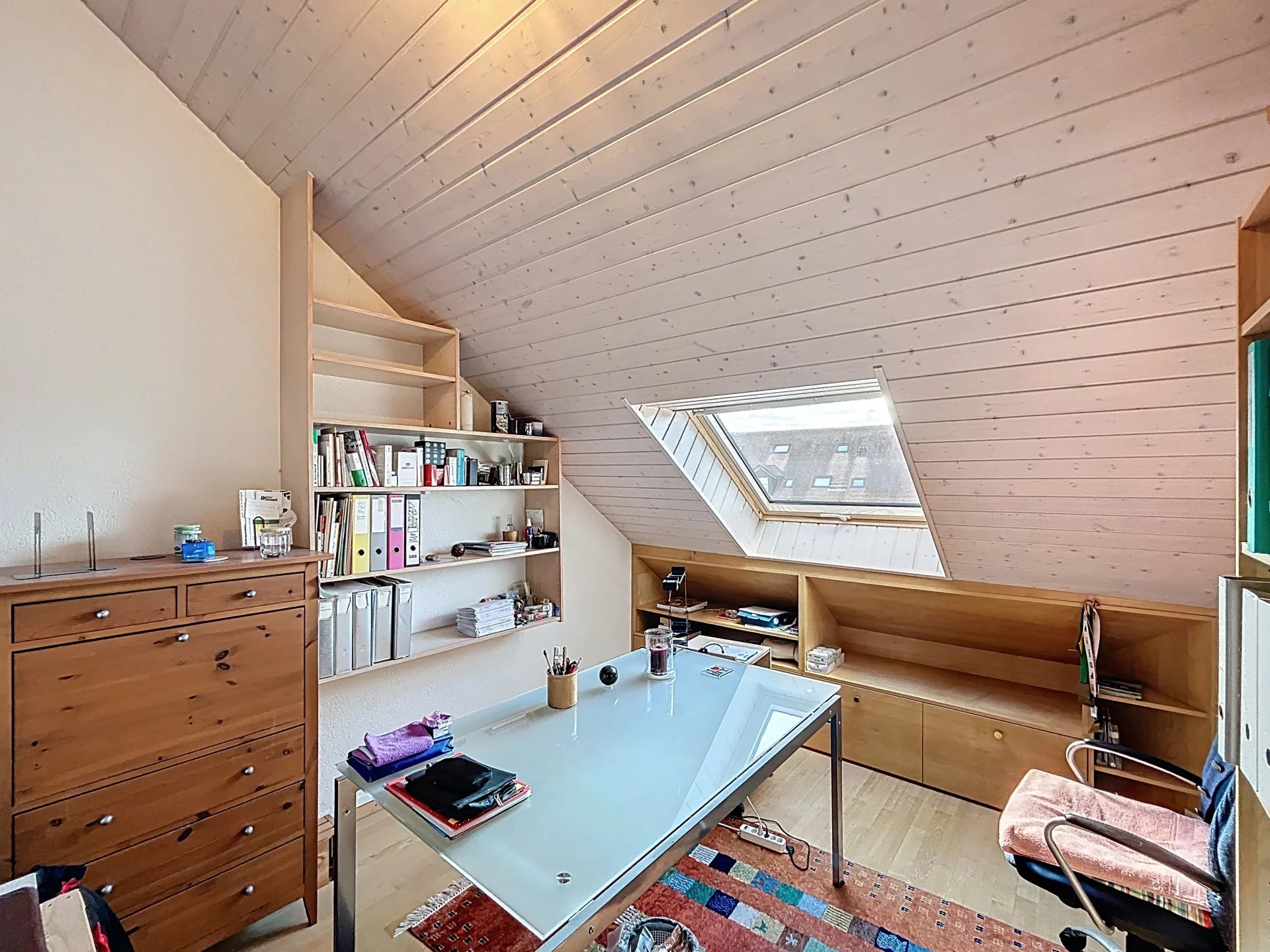 Parfait pour une famille ! Lumineux et spacieux !