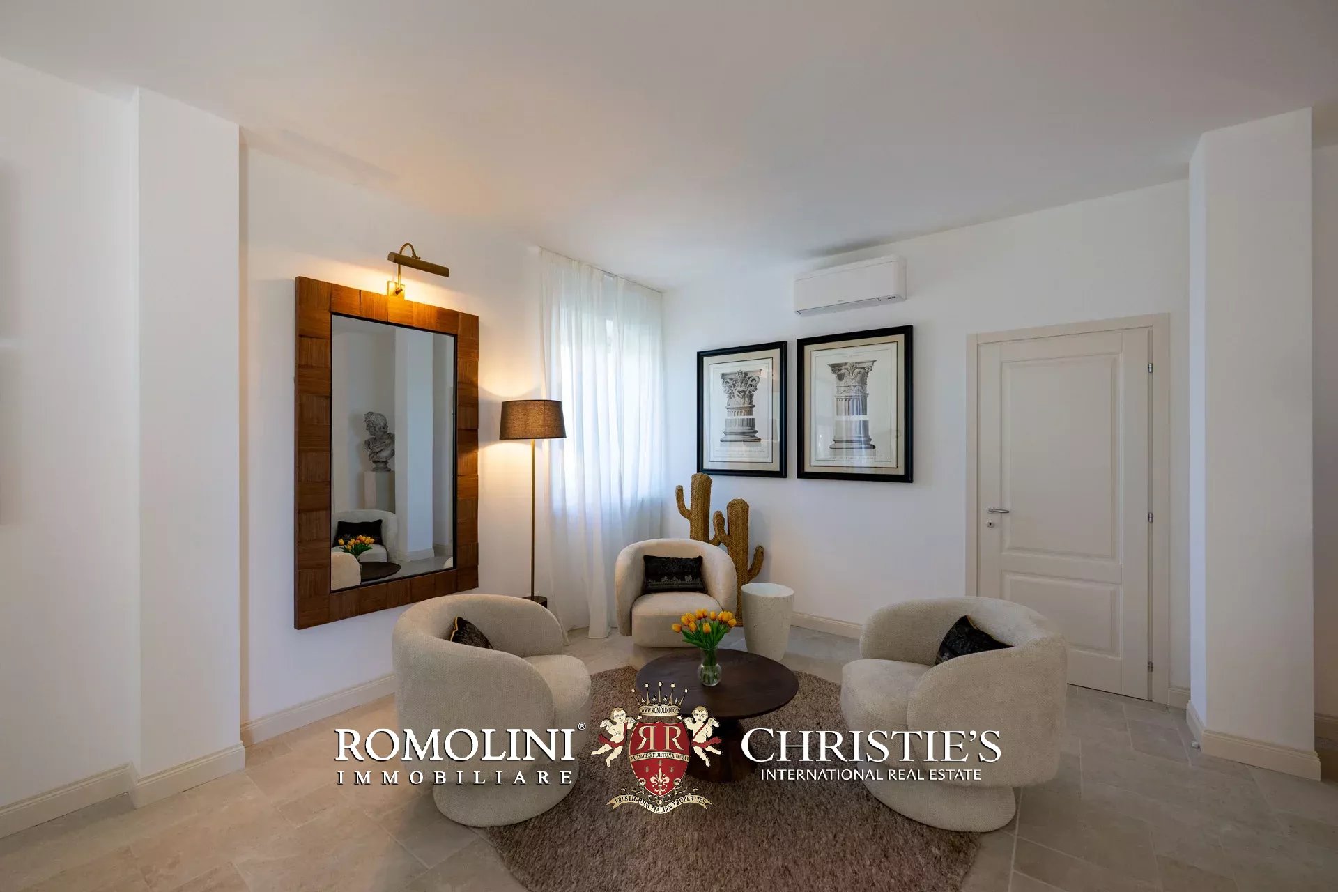 6 Bedroom Villa/Townhouse's Image 29