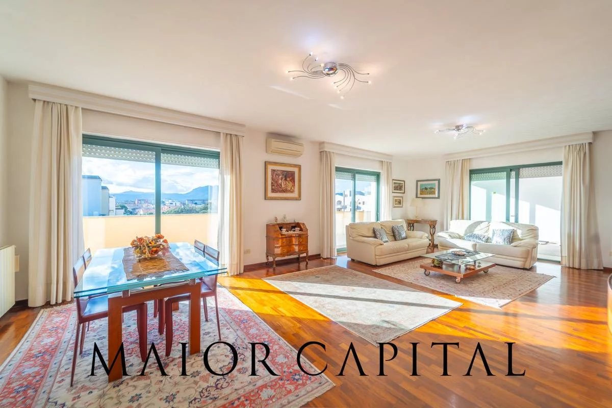 Olbia | Prestigioso attico con vista panoramica