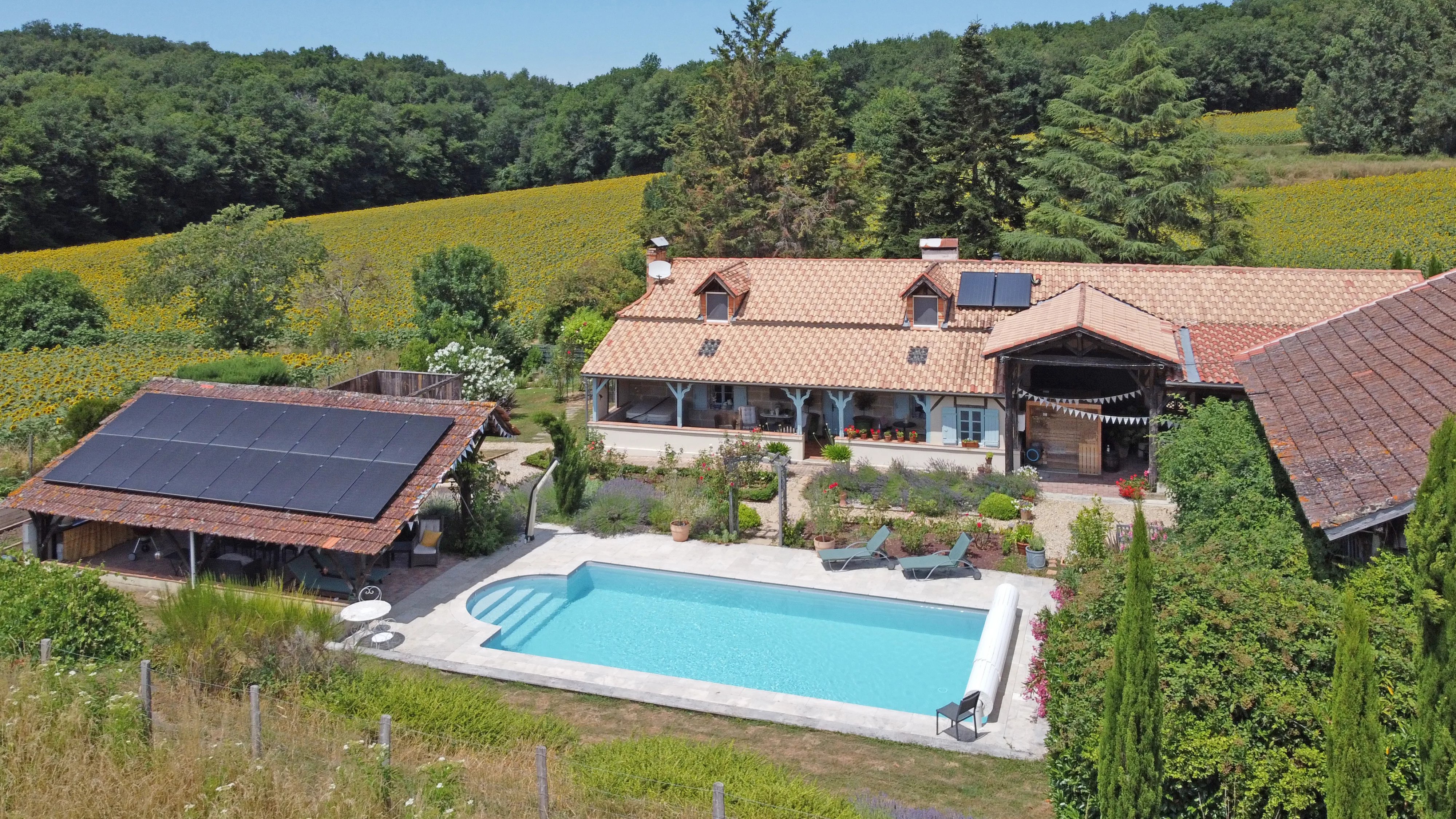 Fabulous stone house with pool and lovely garden