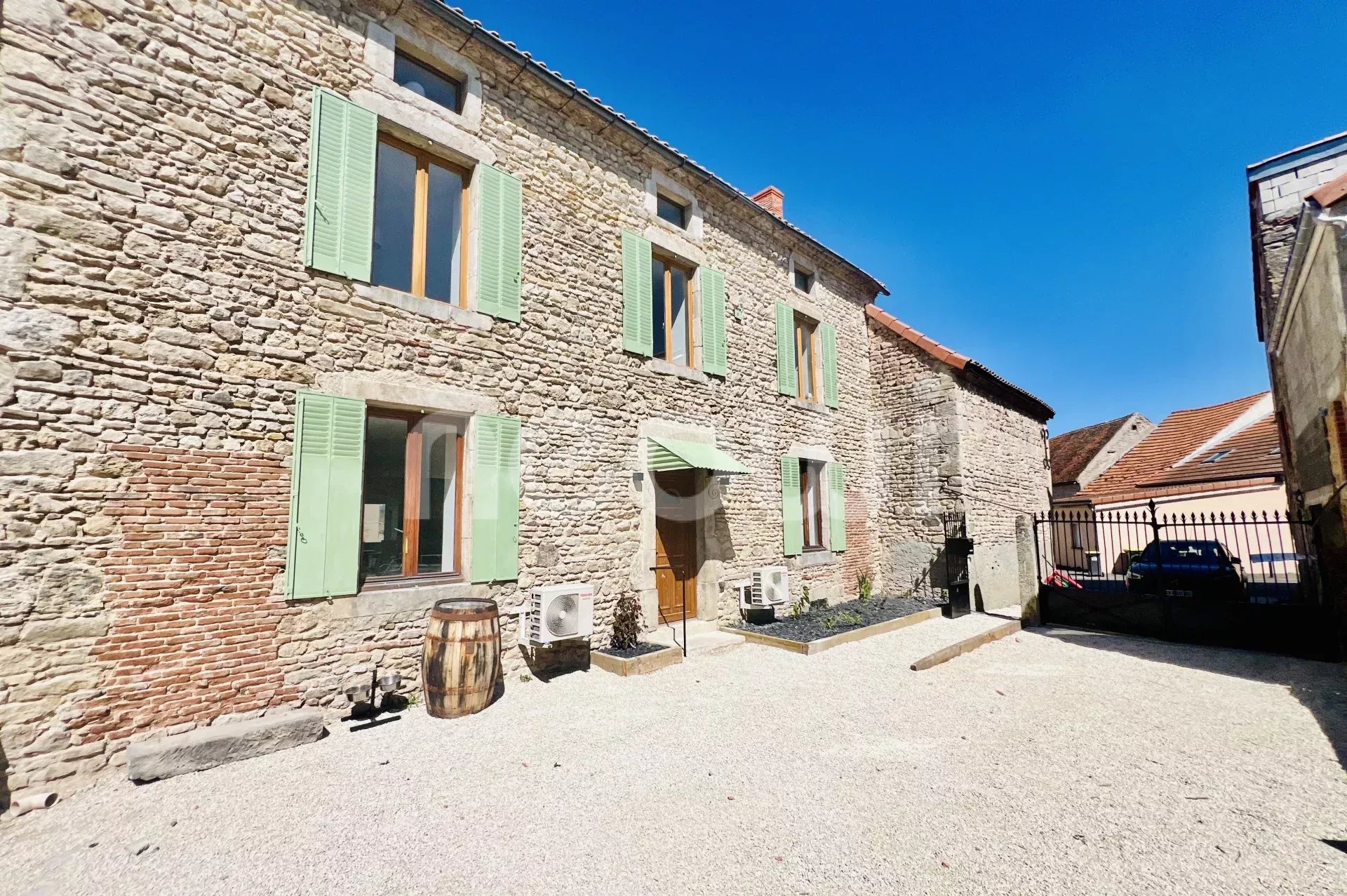 Sale Village house Saint-Agoulin