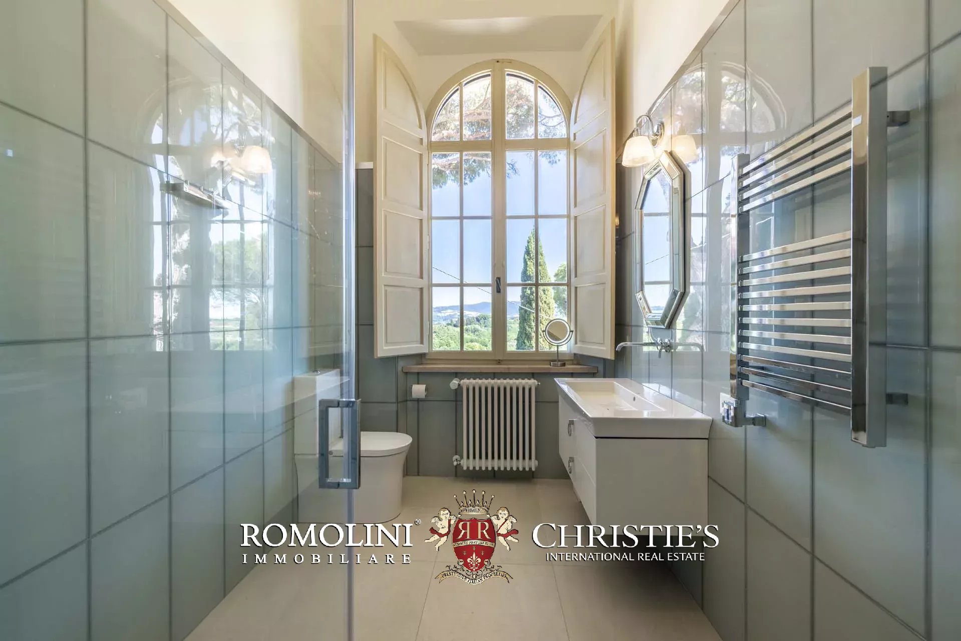 8 Bedroom Villa/Townhouse's Image 54