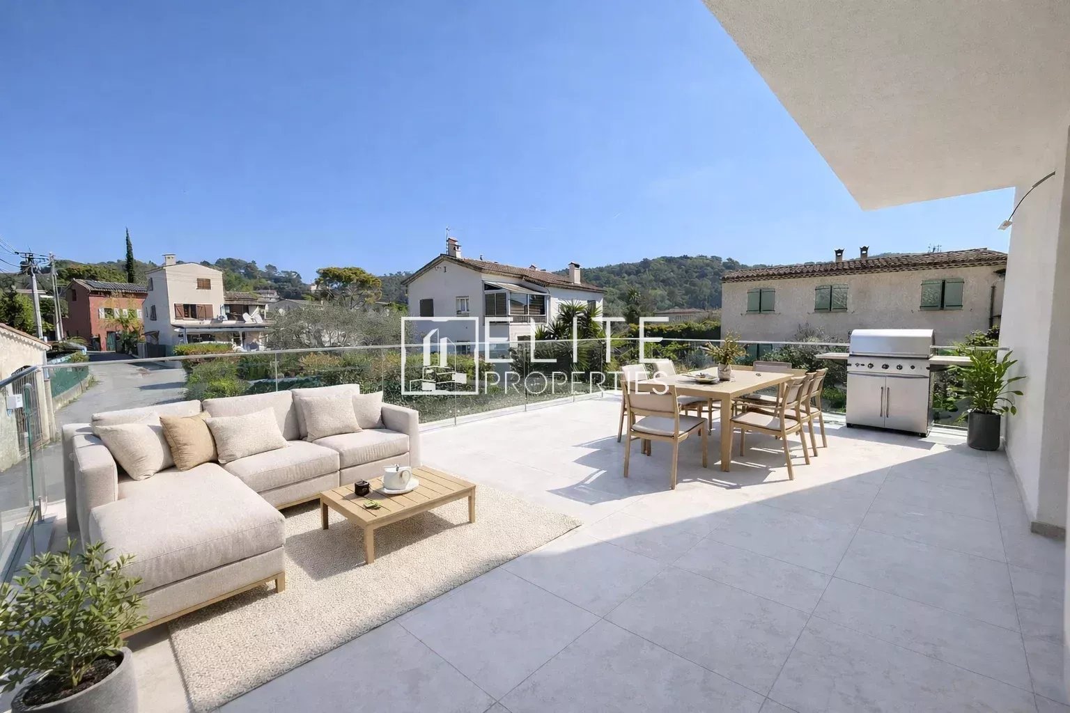 PEGOMAS T2 30m² + TERRASSE 38m²