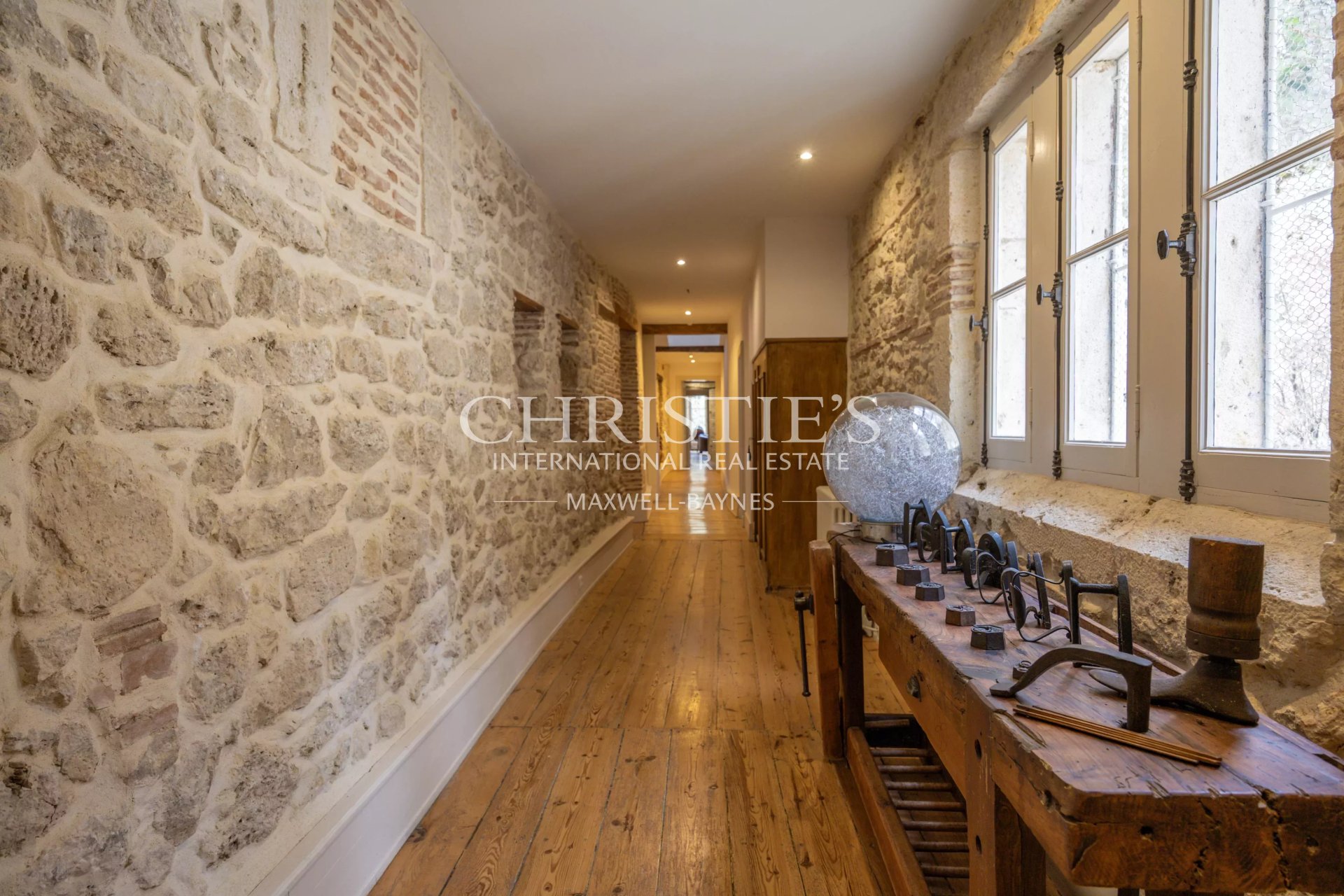 9 Bedroom Chateau's Image 20