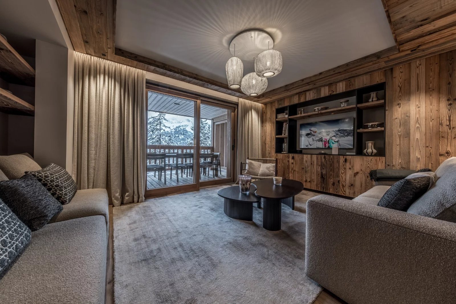 BELVÉDÈRE, APPARTEMENT SKIS AUX PIEDS, LIGNES CONTEMPORAINES