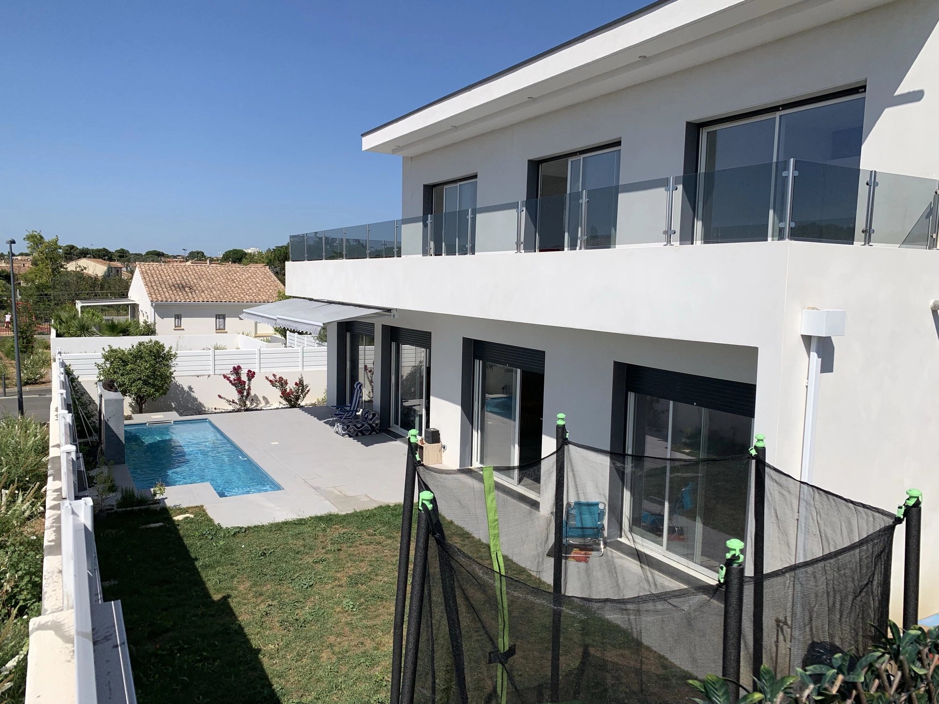 Béziers, villa moderne  200m² avec piscine et garage