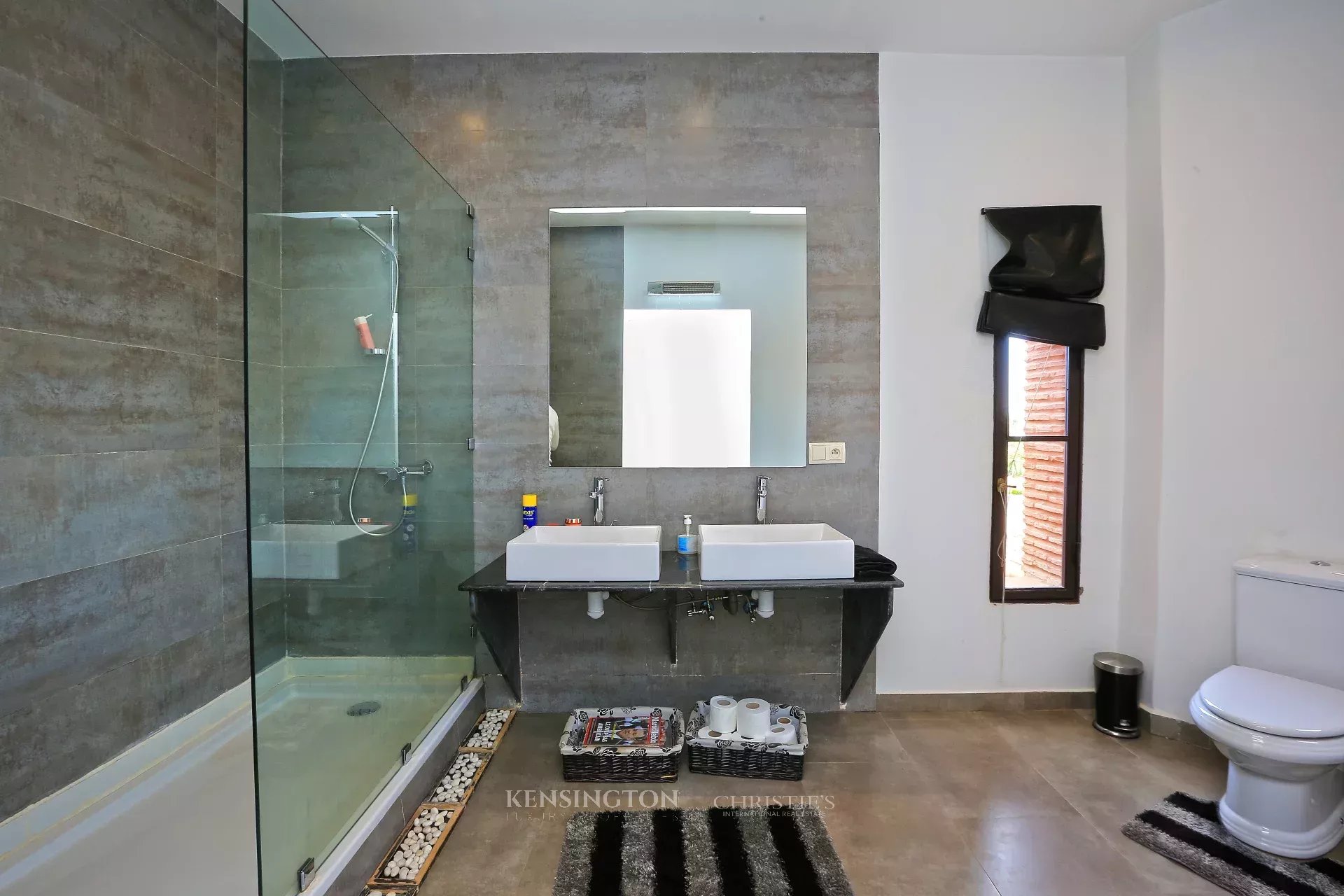 6 Bedroom Villa/Townhouse's Image 28