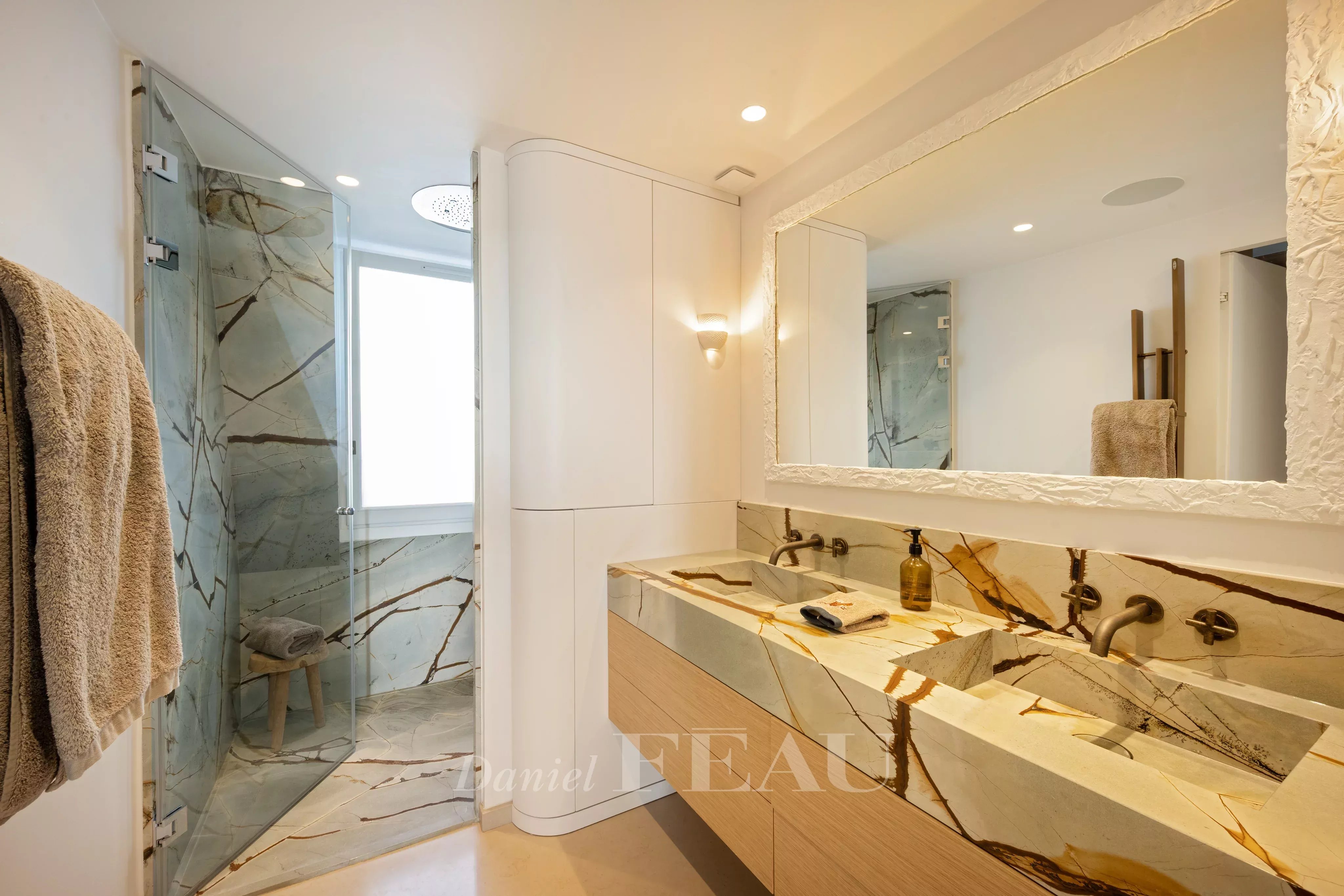 Sale Apartment Paris 7th