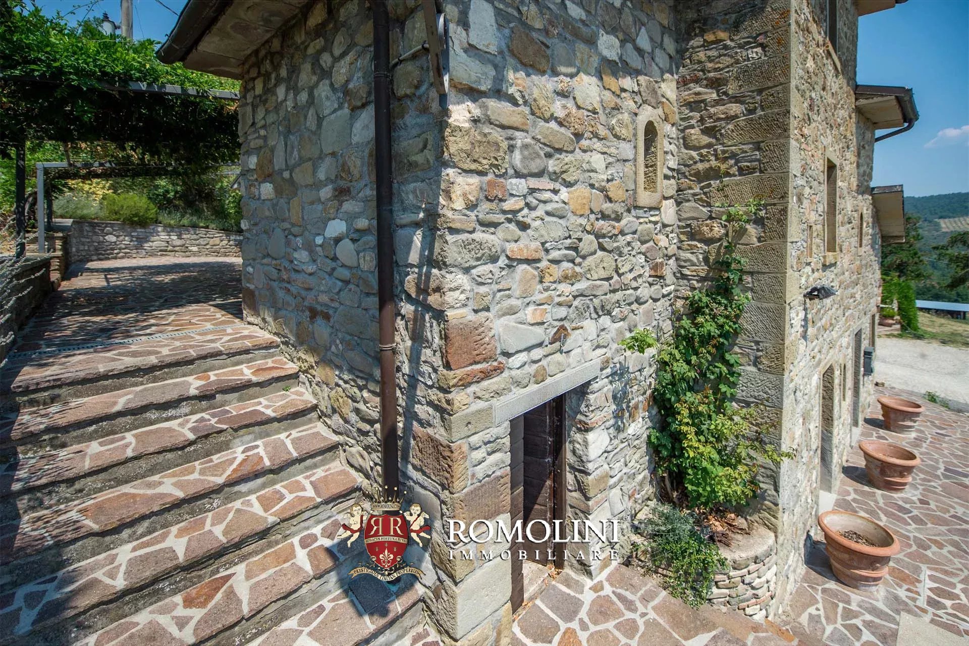 6 Bedroom Villa/Townhouse's Image 11