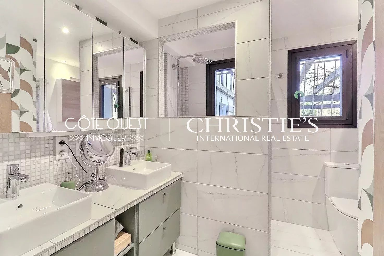5 Bedroom Villa/Townhouse's Image 7